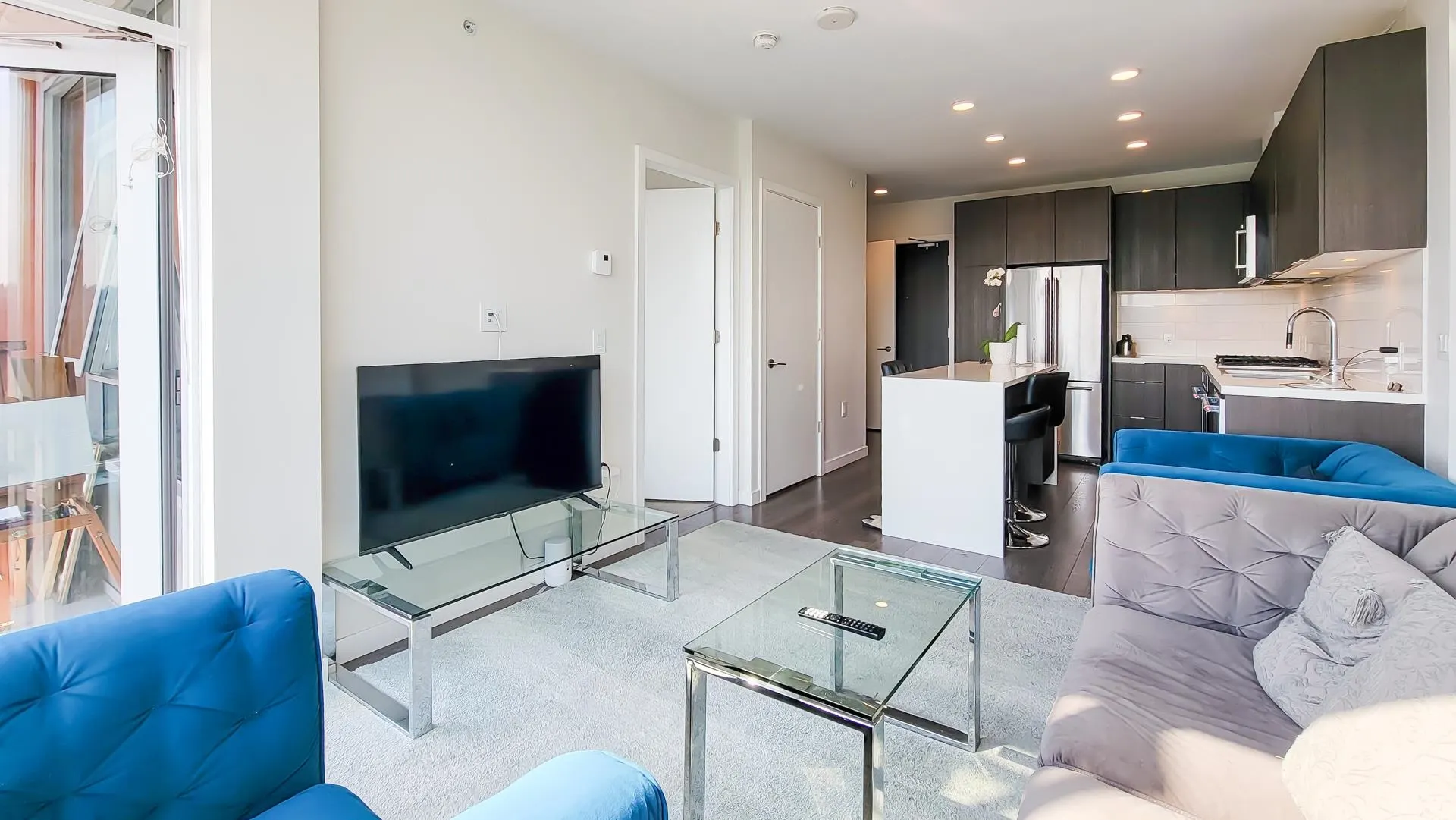 1905 530 Whiting Way