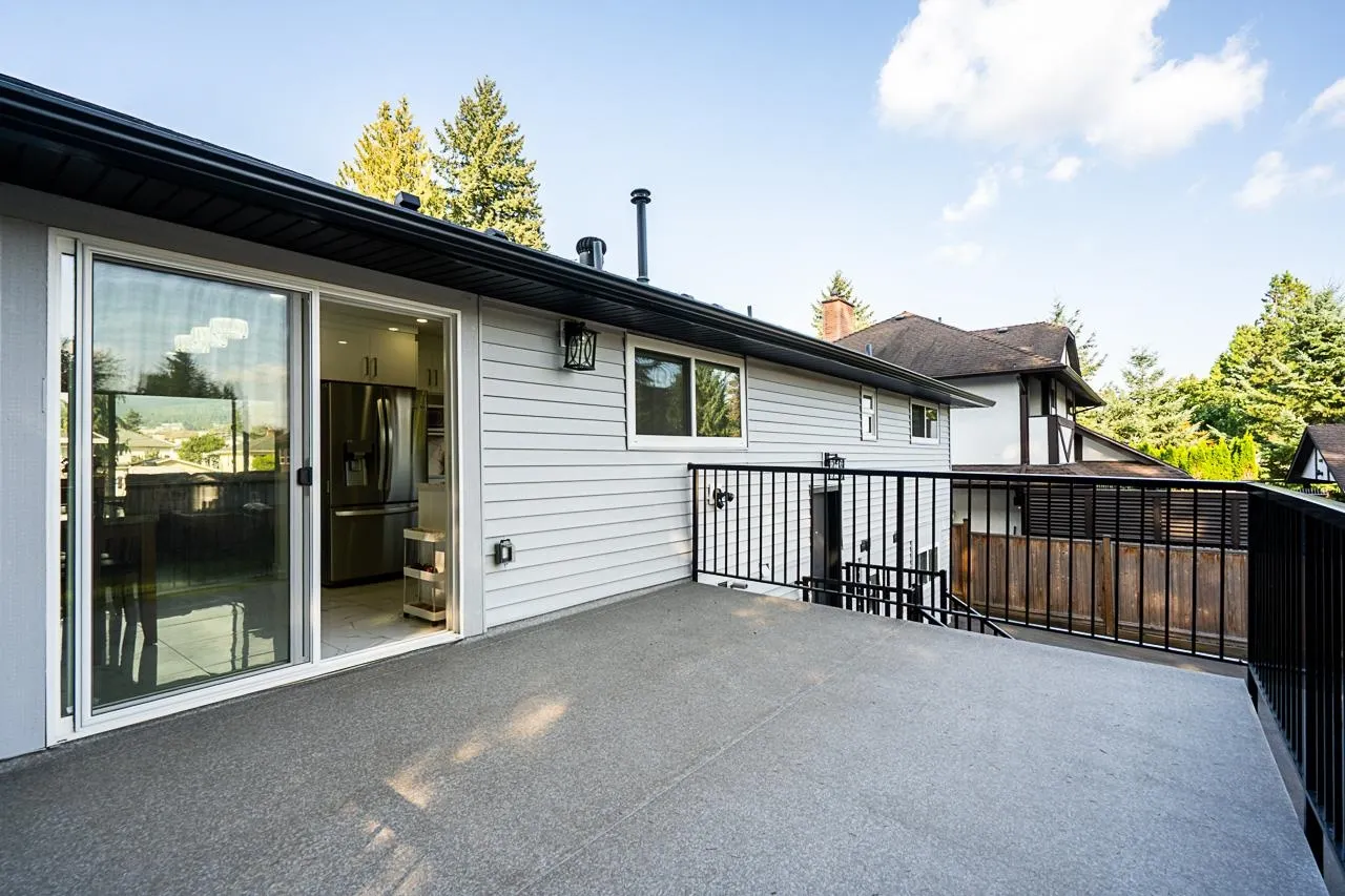 1624 Coquitlam Avenue