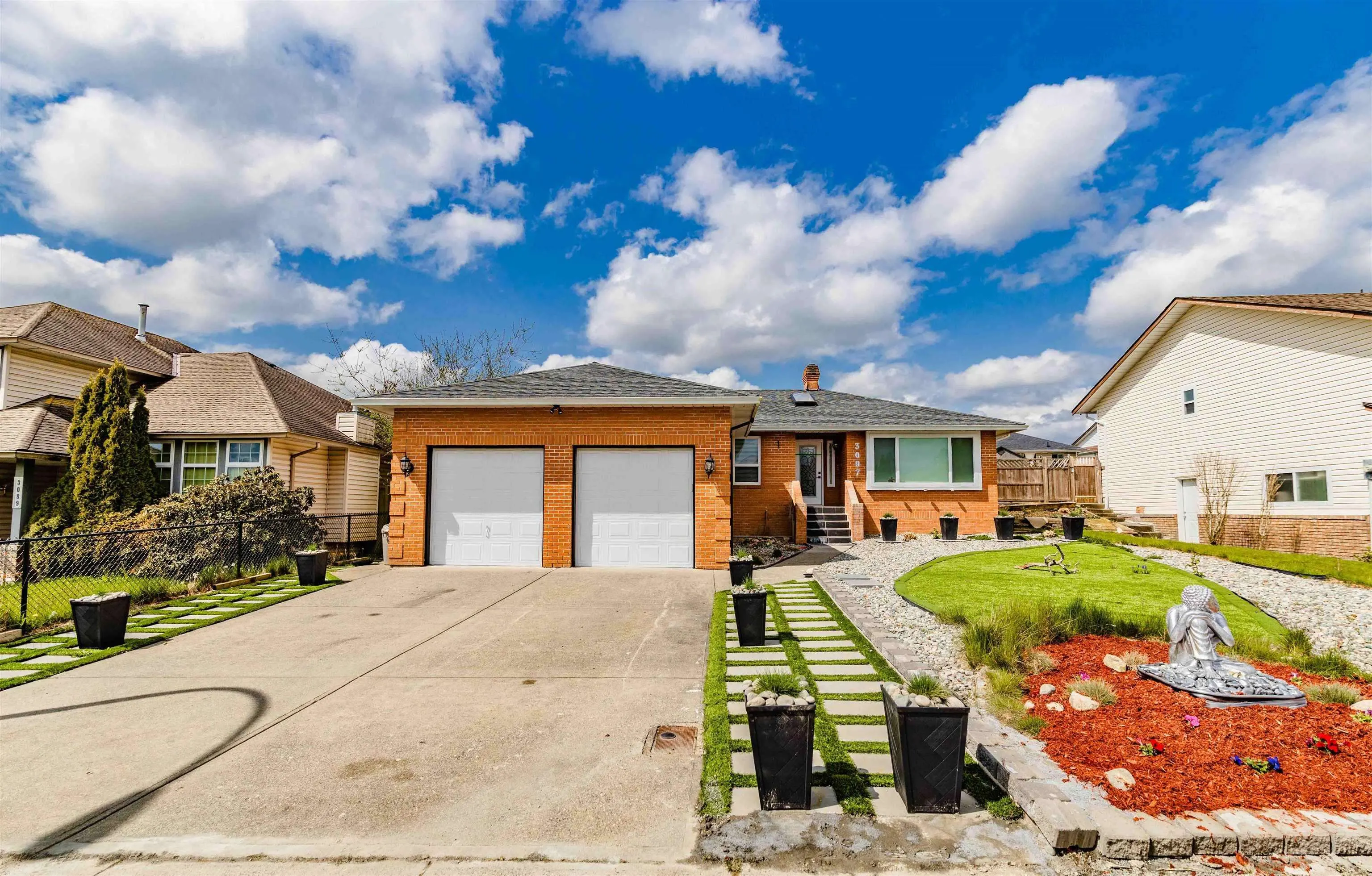 3097 Goldfinch Street
