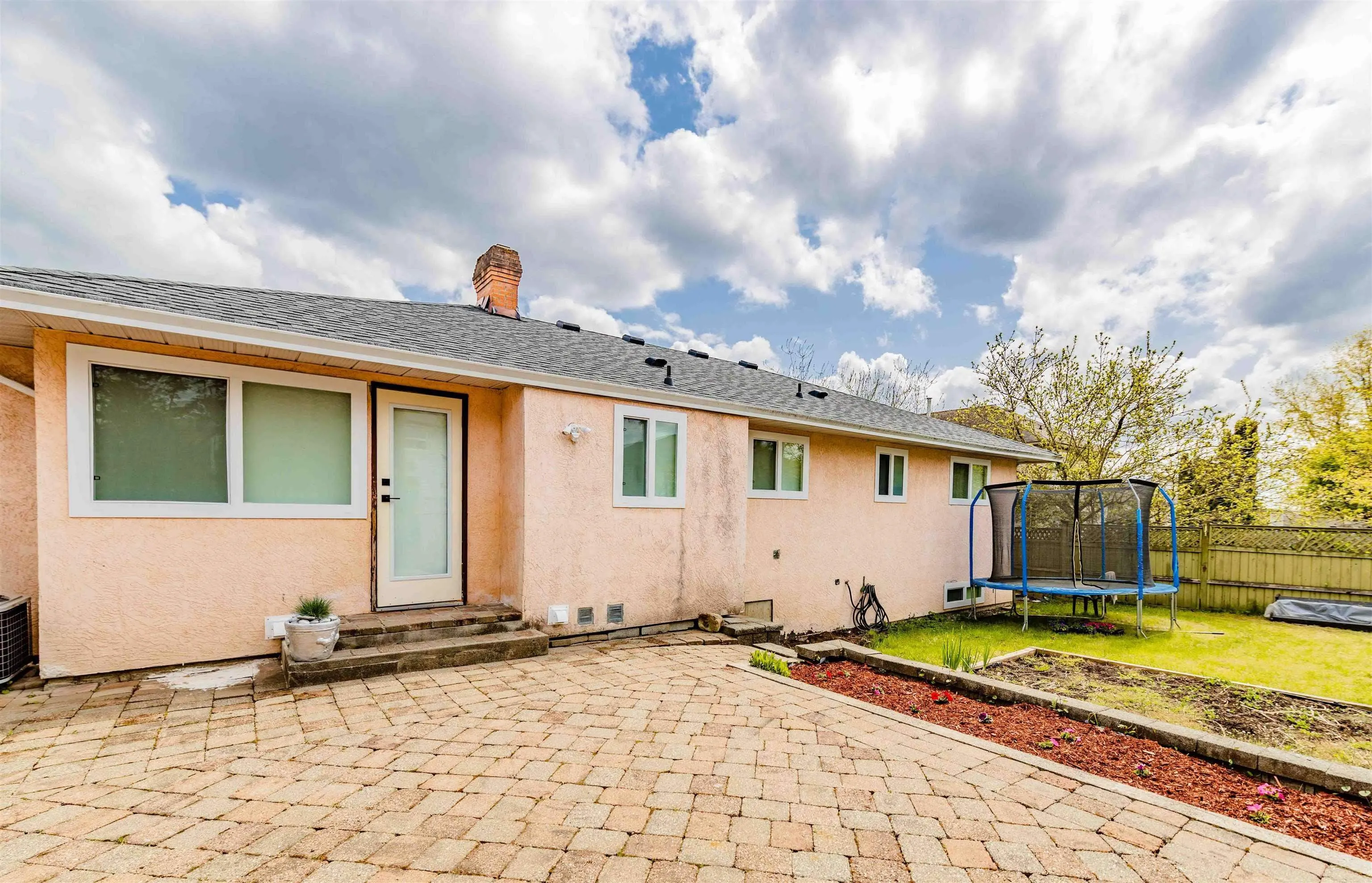 3097 Goldfinch Street