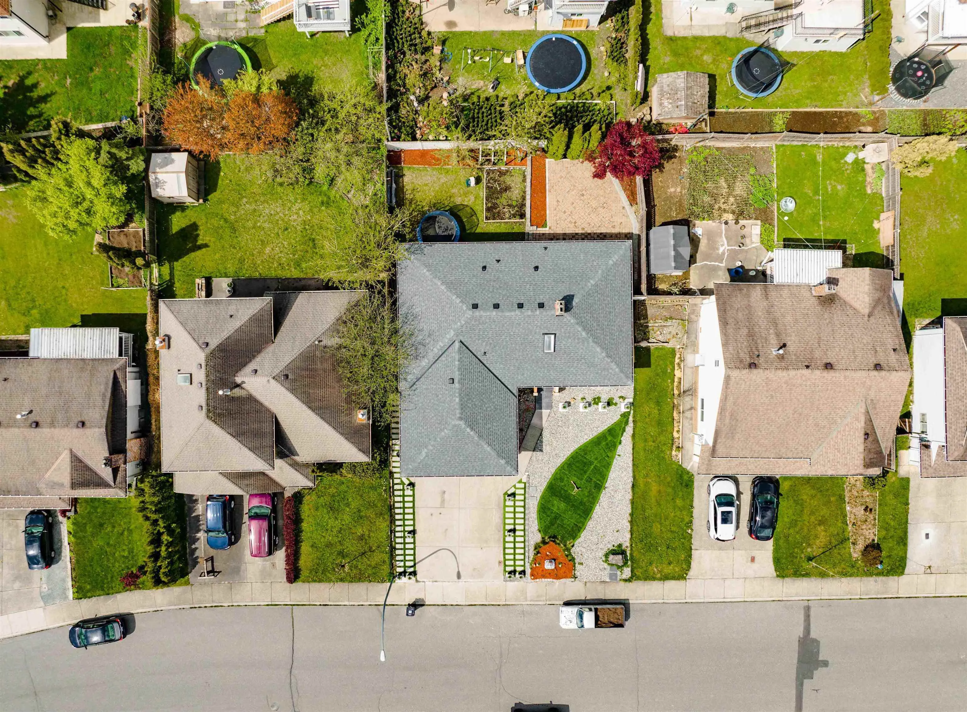 3097 Goldfinch Street
