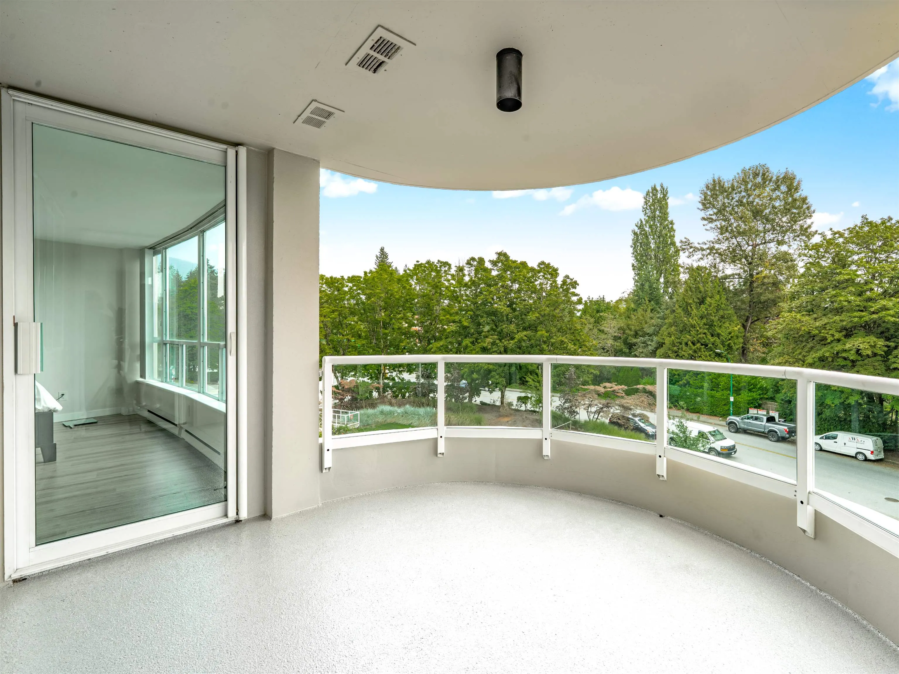 406 995 Roche Point Drive