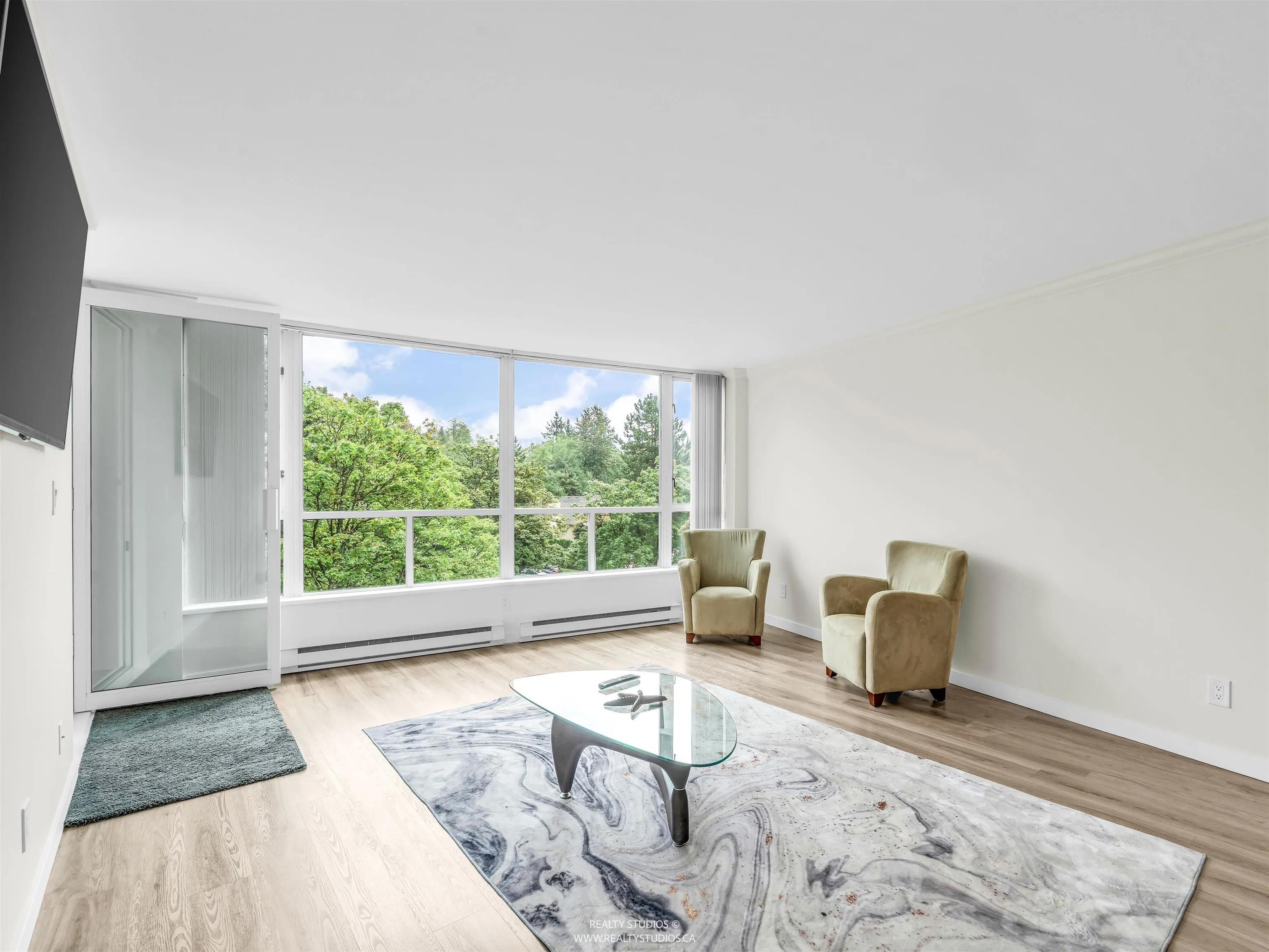 406 995 Roche Point Drive