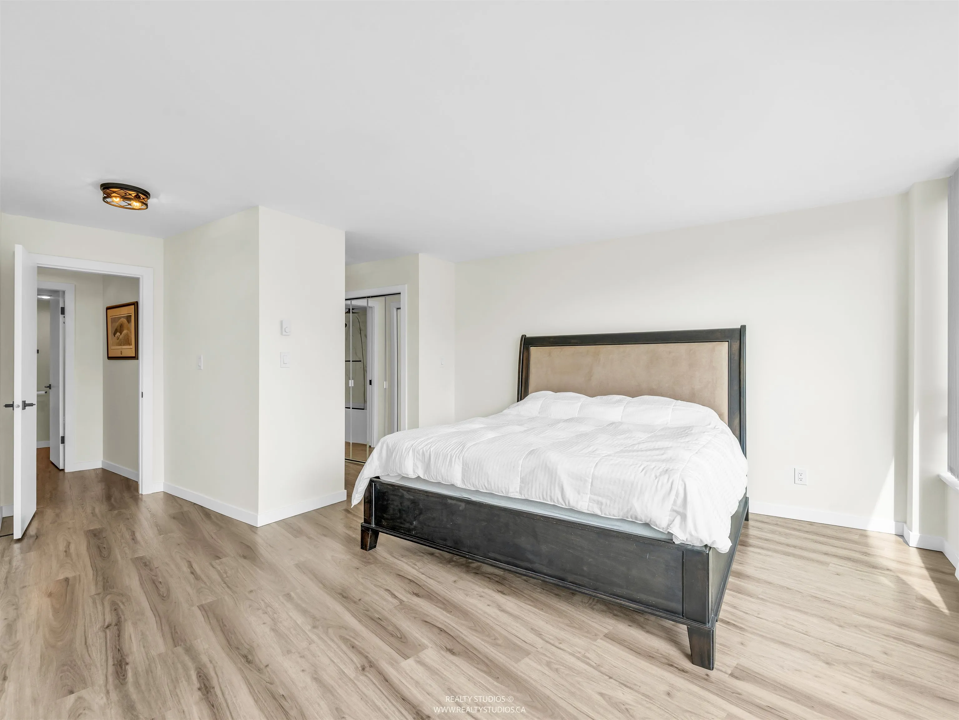 406 995 Roche Point Drive