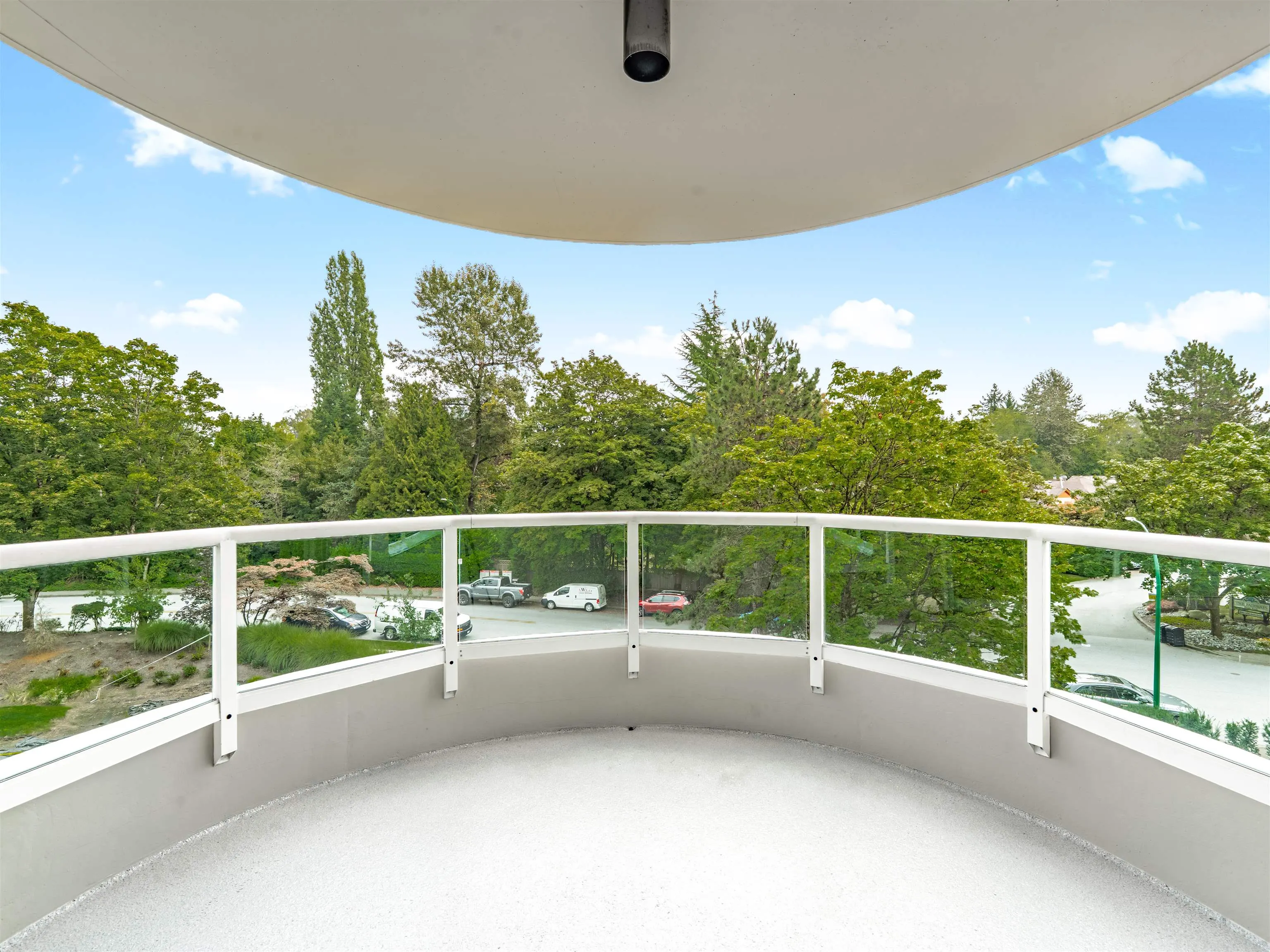 406 995 Roche Point Drive