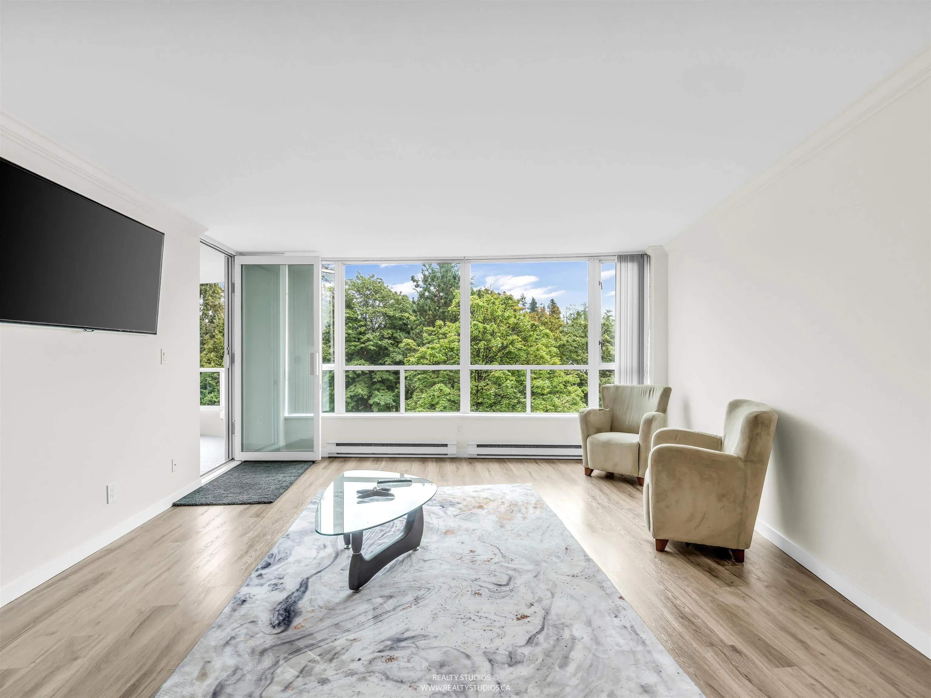 406 995 Roche Point Drive
