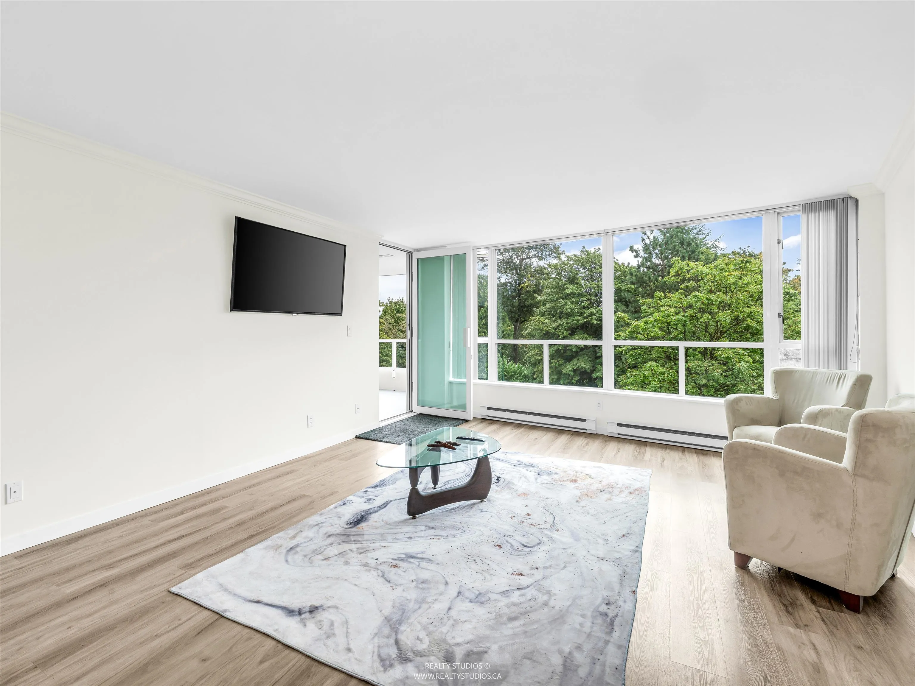 406 995 Roche Point Drive