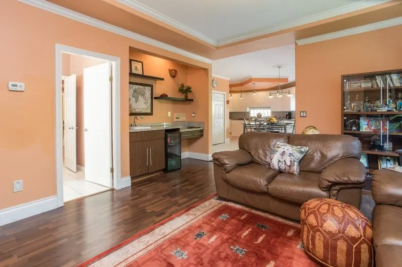 5524 Cornwall Drive