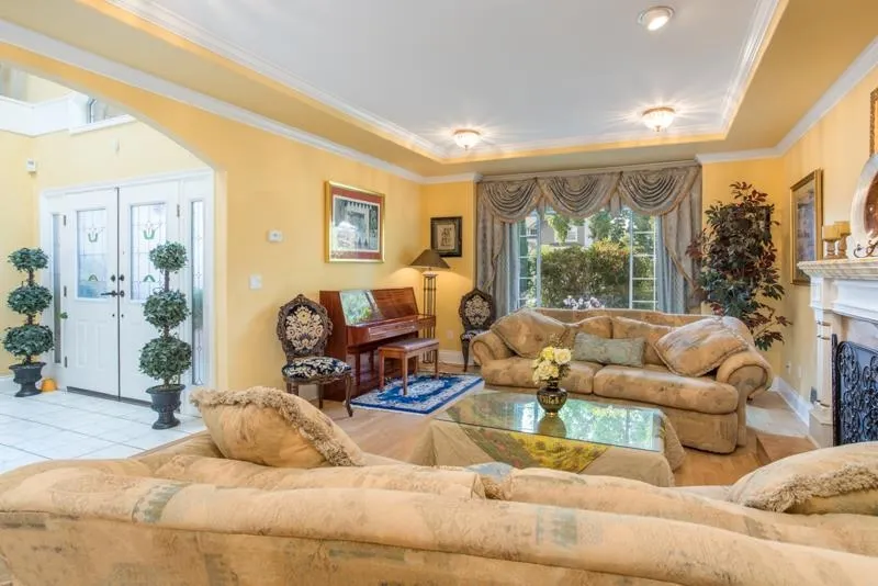 5524 Cornwall Drive