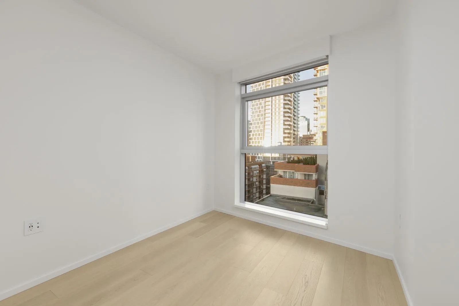 1307 889 Pacific Street