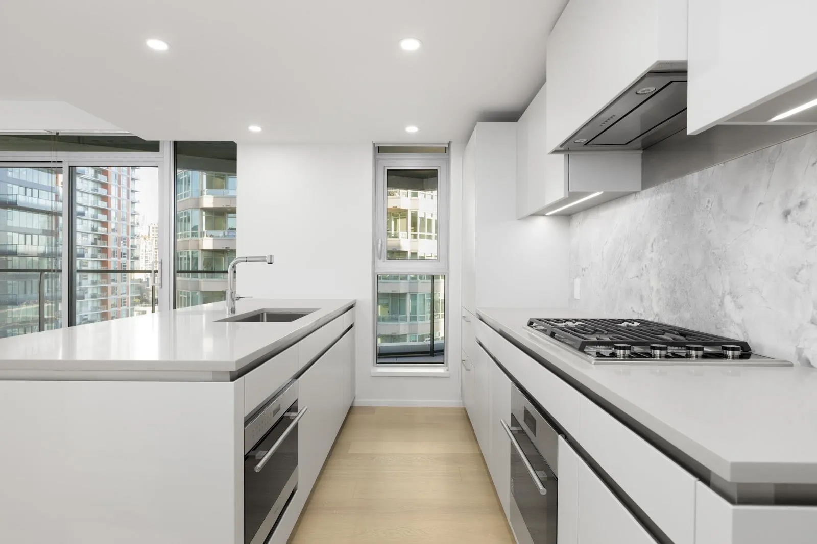1307 889 Pacific Street