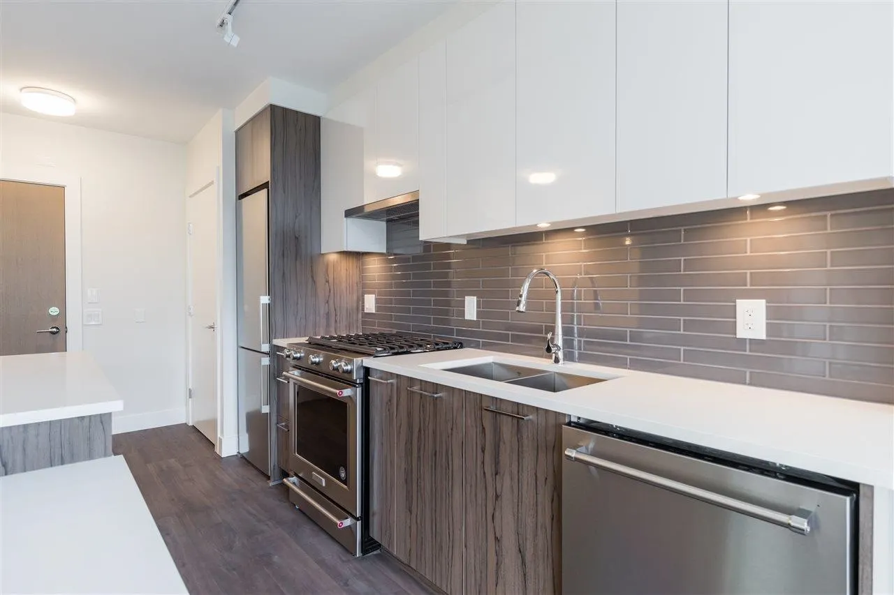 408 258 Nelson's Court