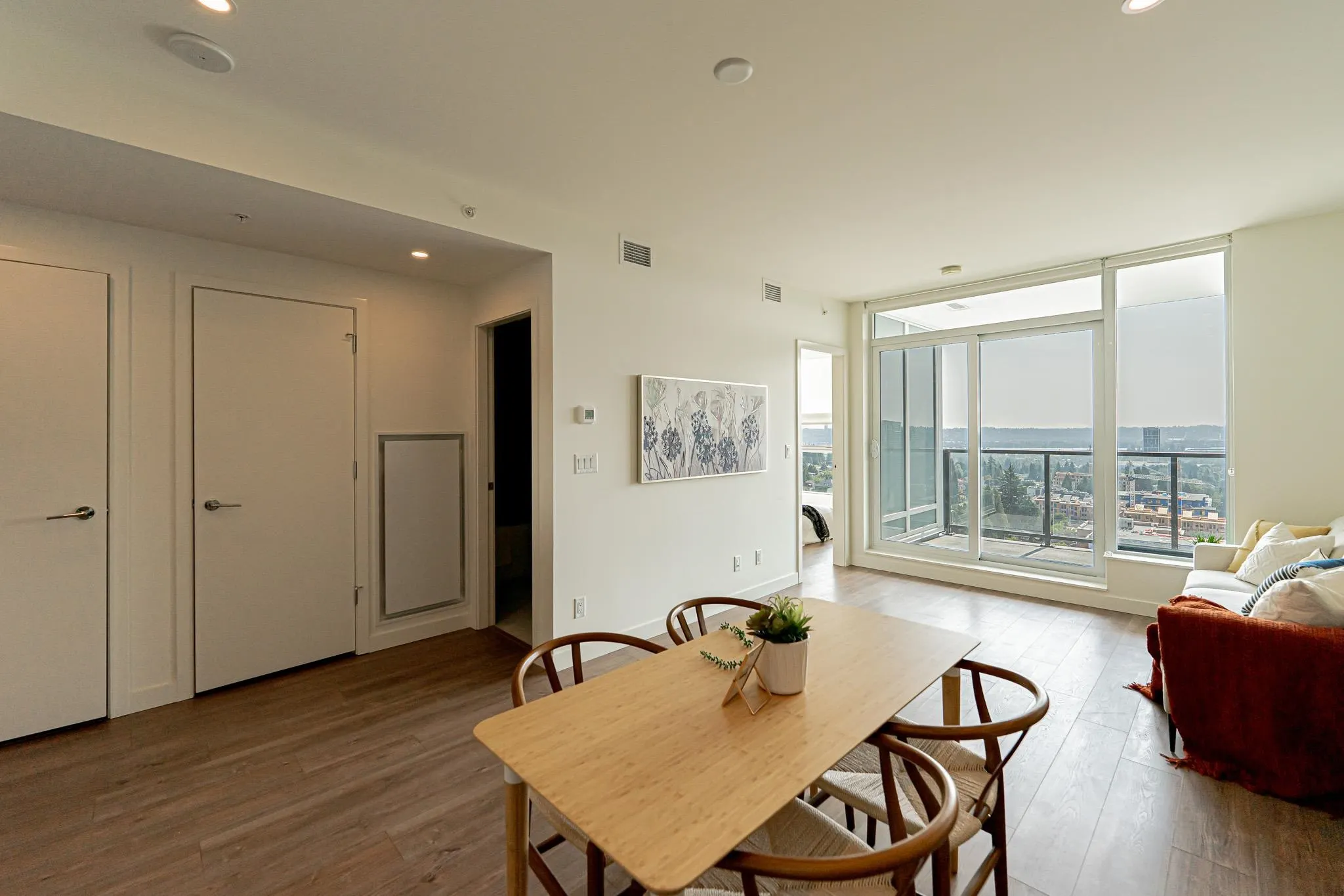 1406 585 Austin Avenue