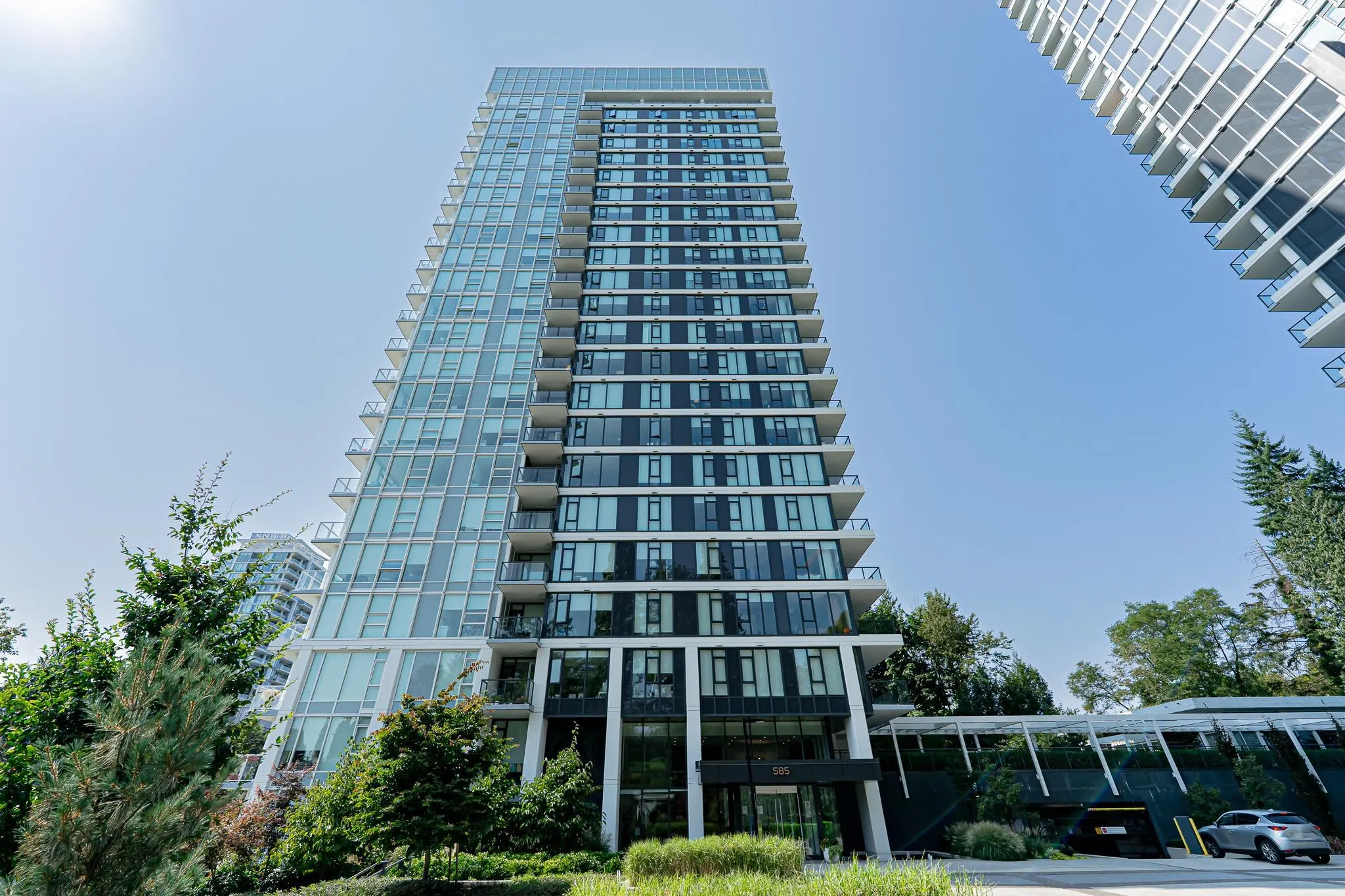 1406 585 Austin Avenue