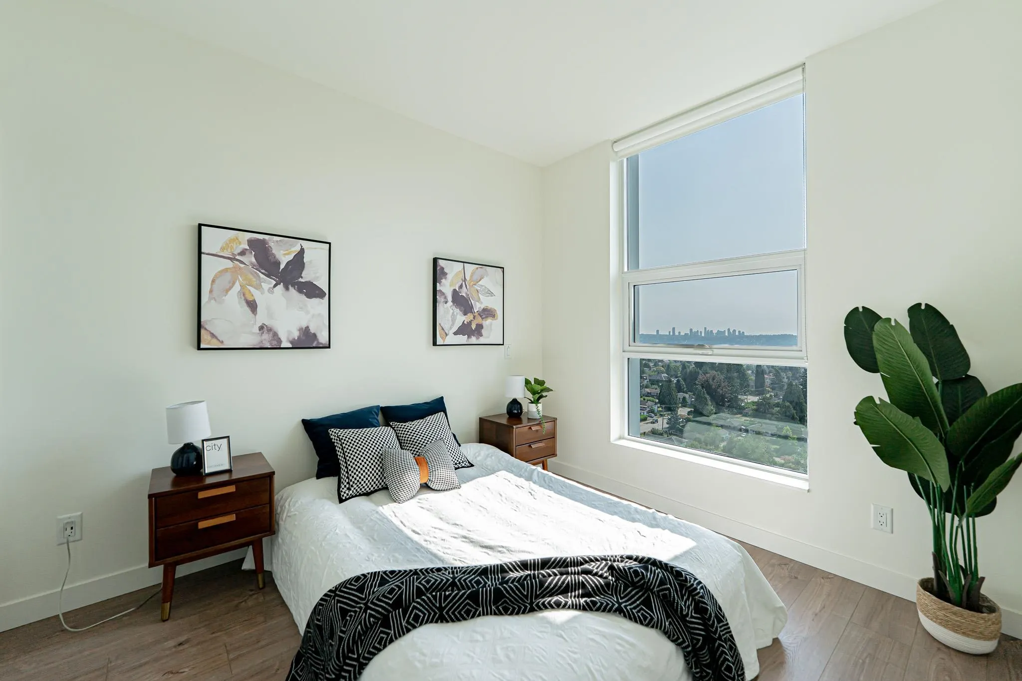 1406 585 Austin Avenue