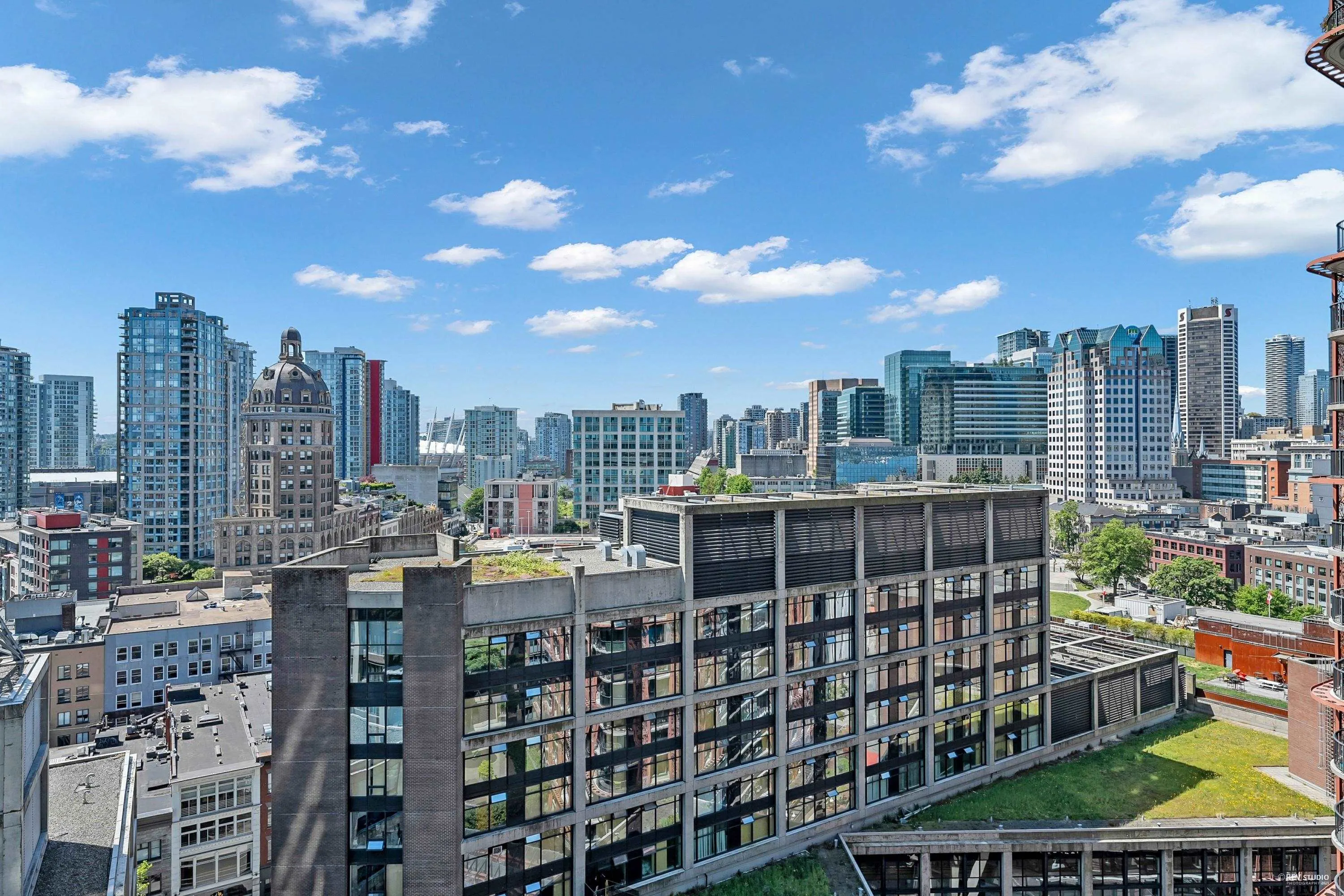 1707 108 W Cordova Street