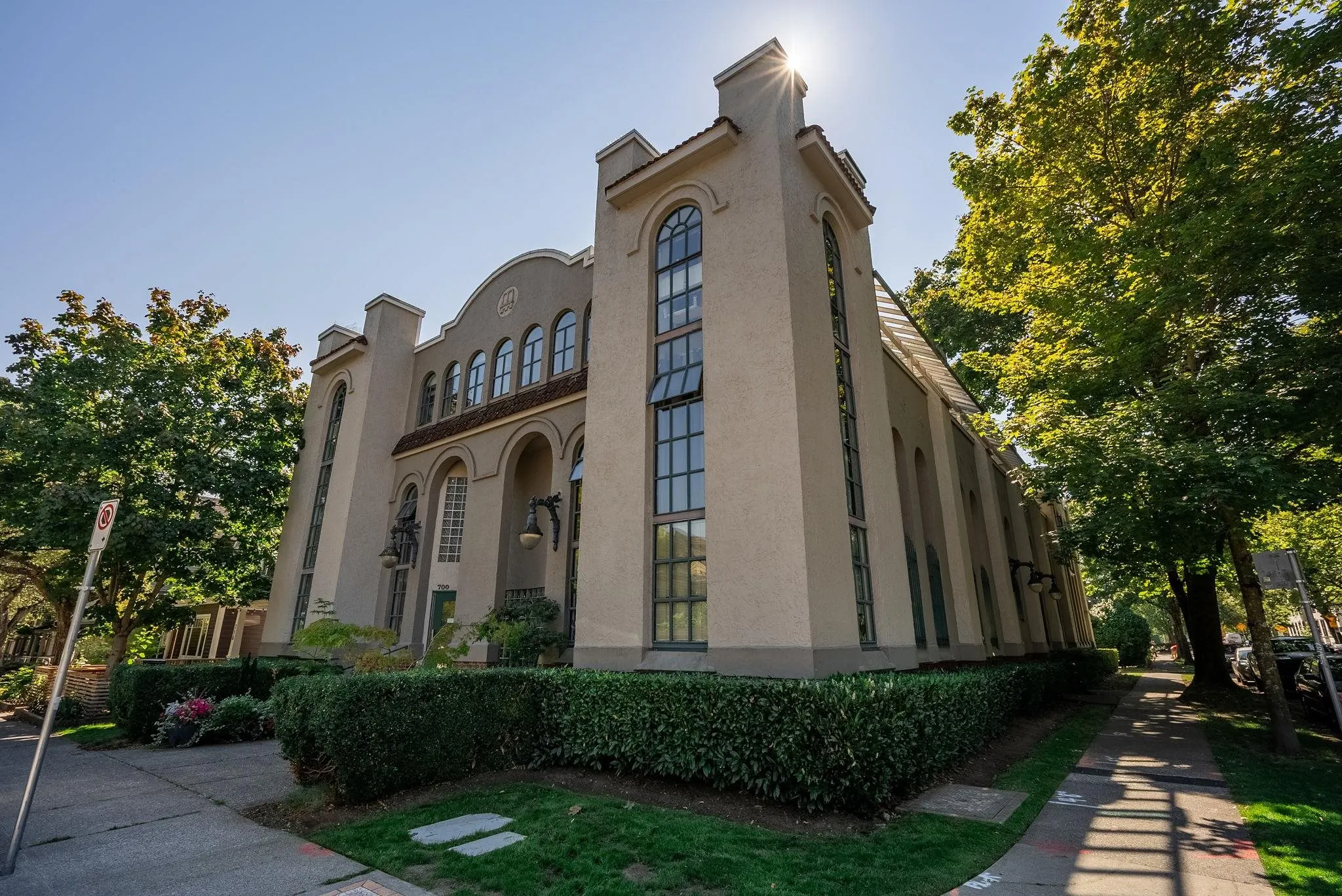 303 700 E Pender Street