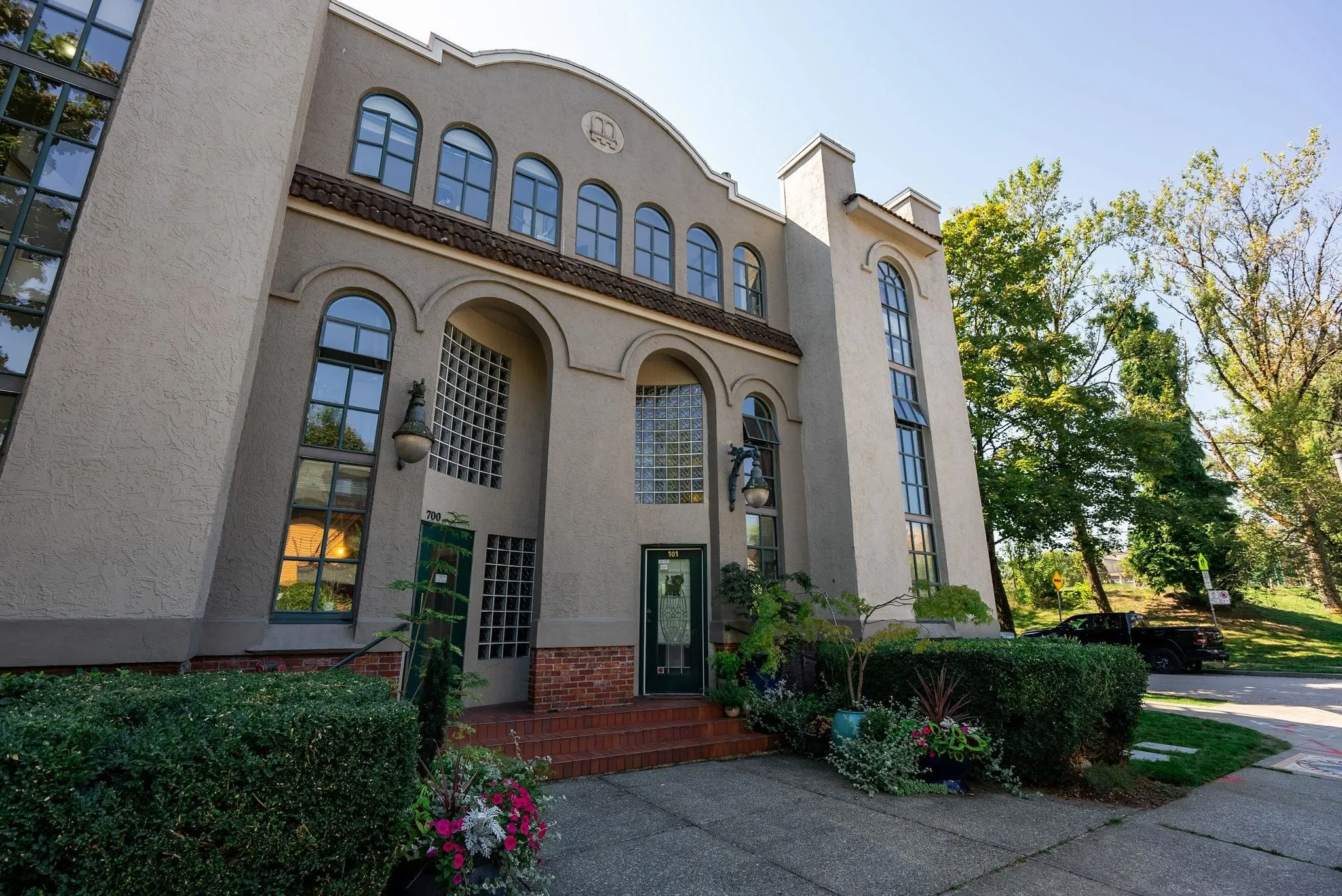 303 700 E Pender Street