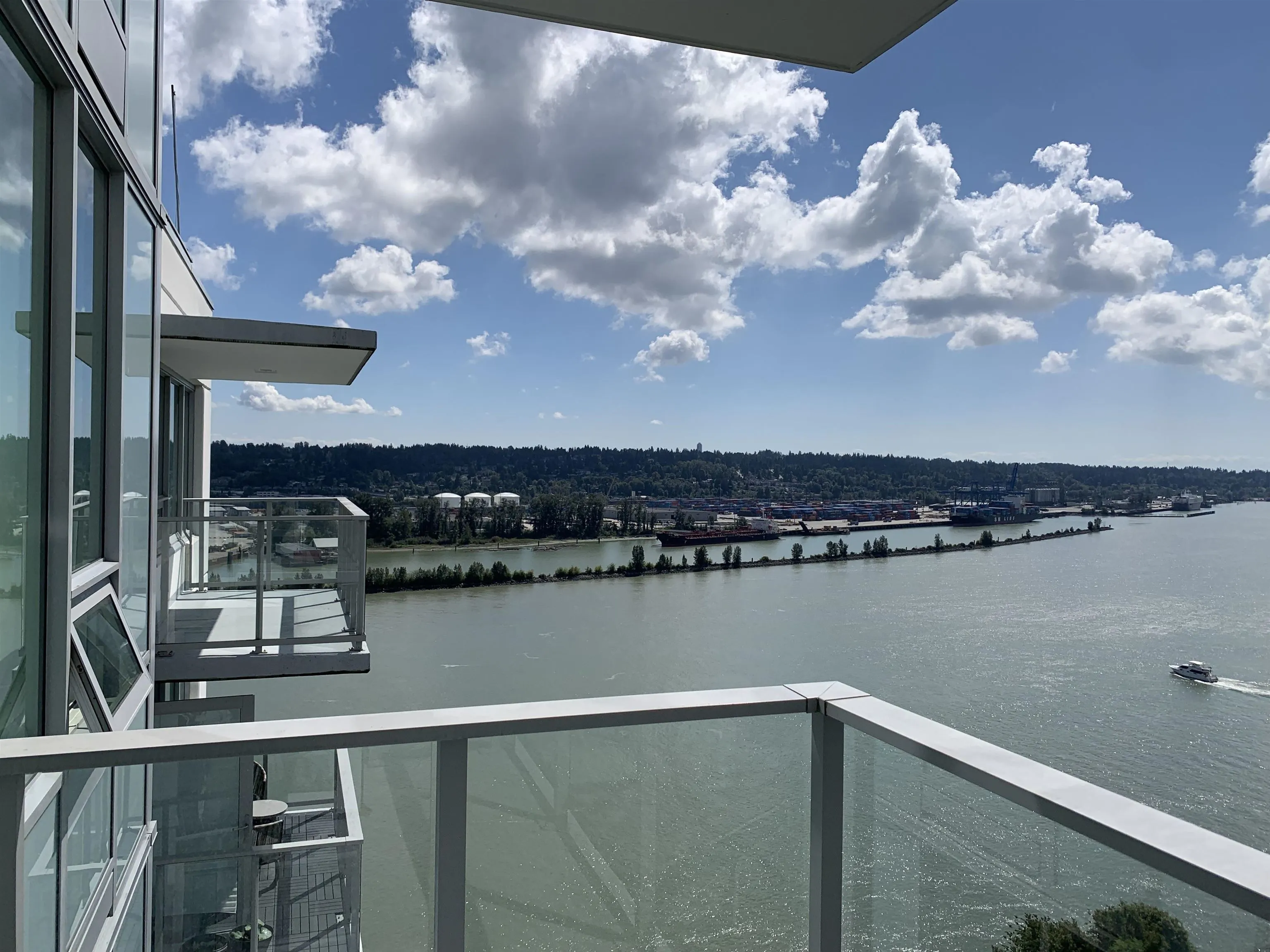 2512 988 Quayside Drive