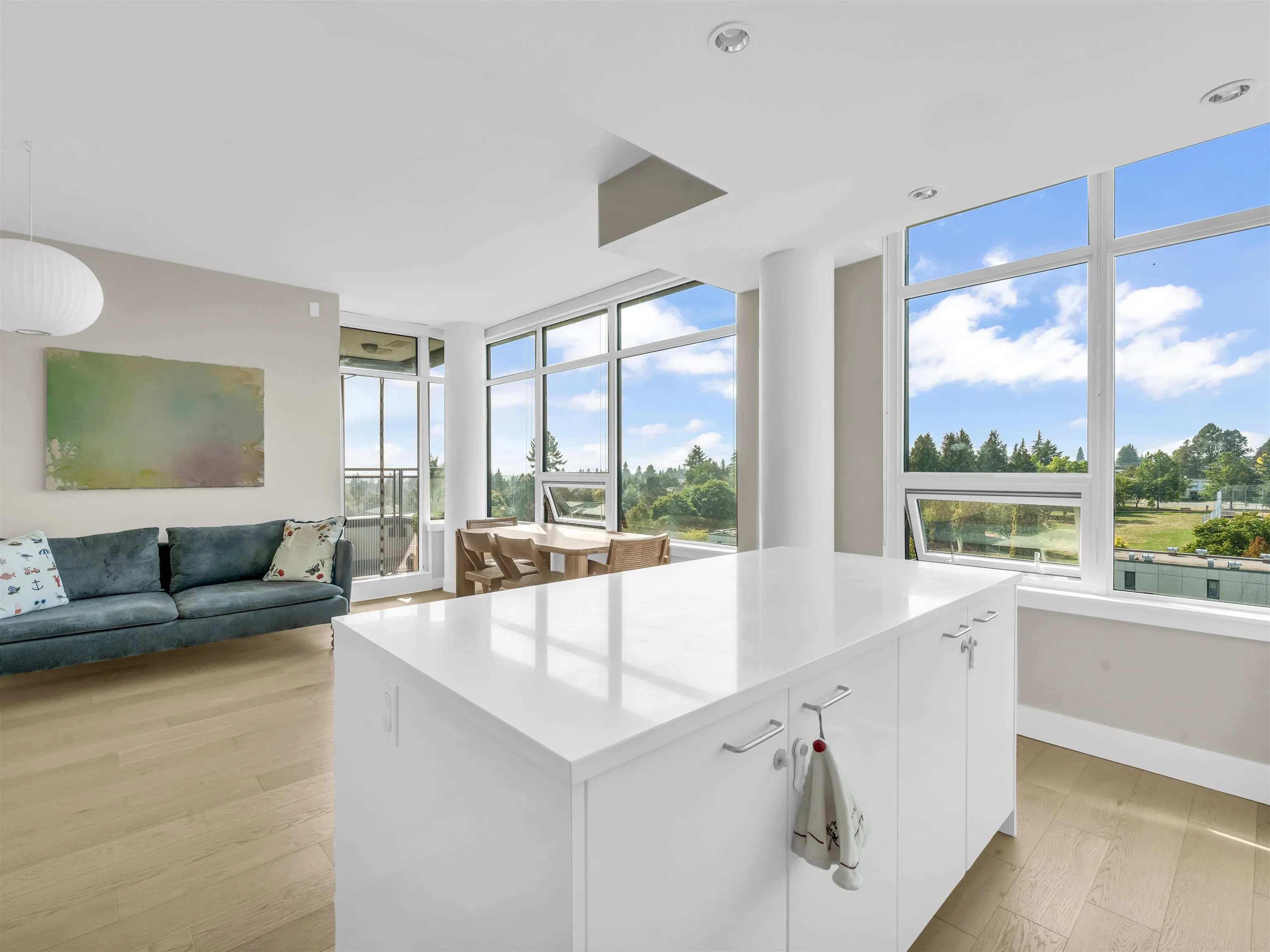709 6383 Cambie Street