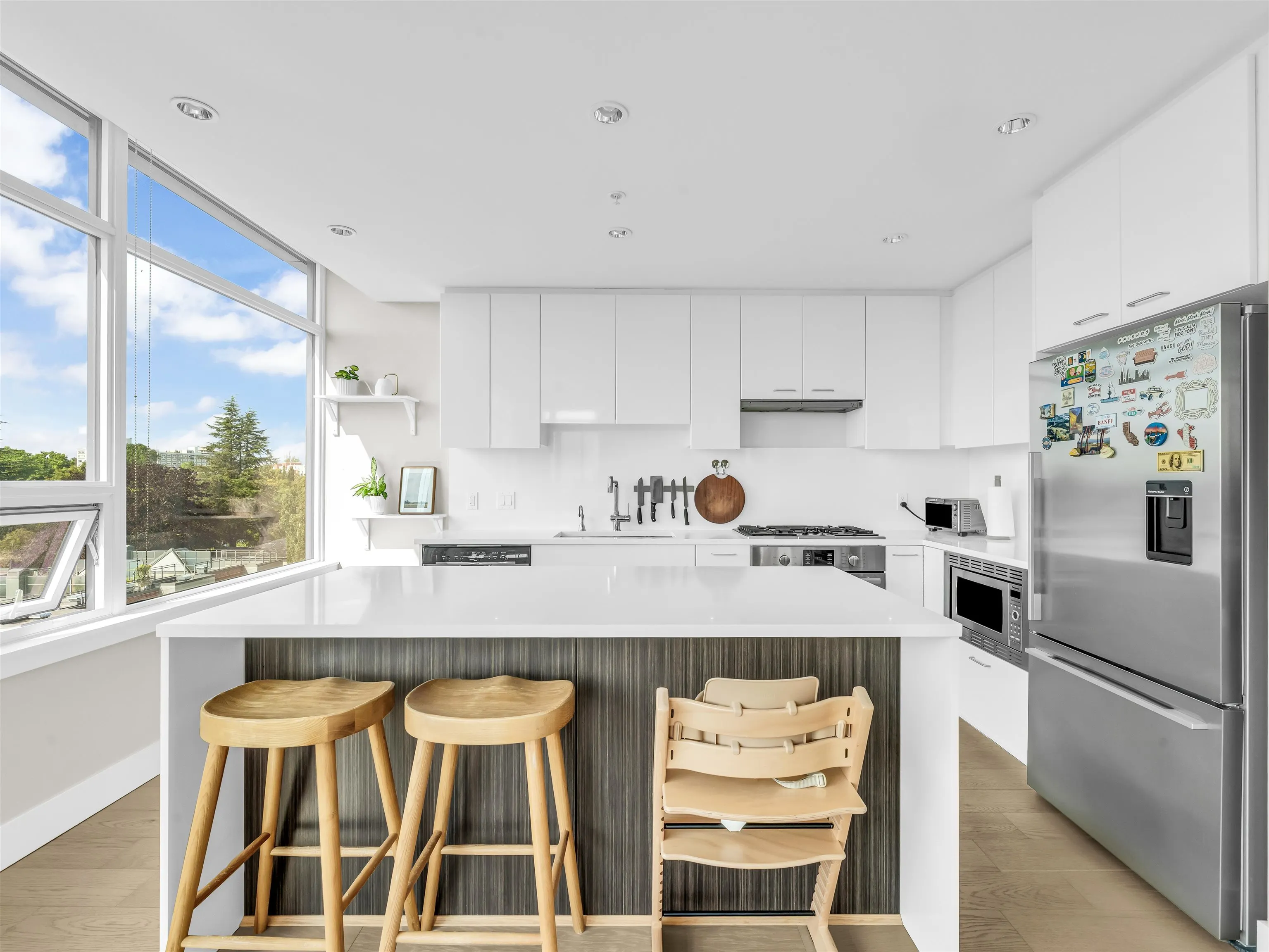 709 6383 Cambie Street