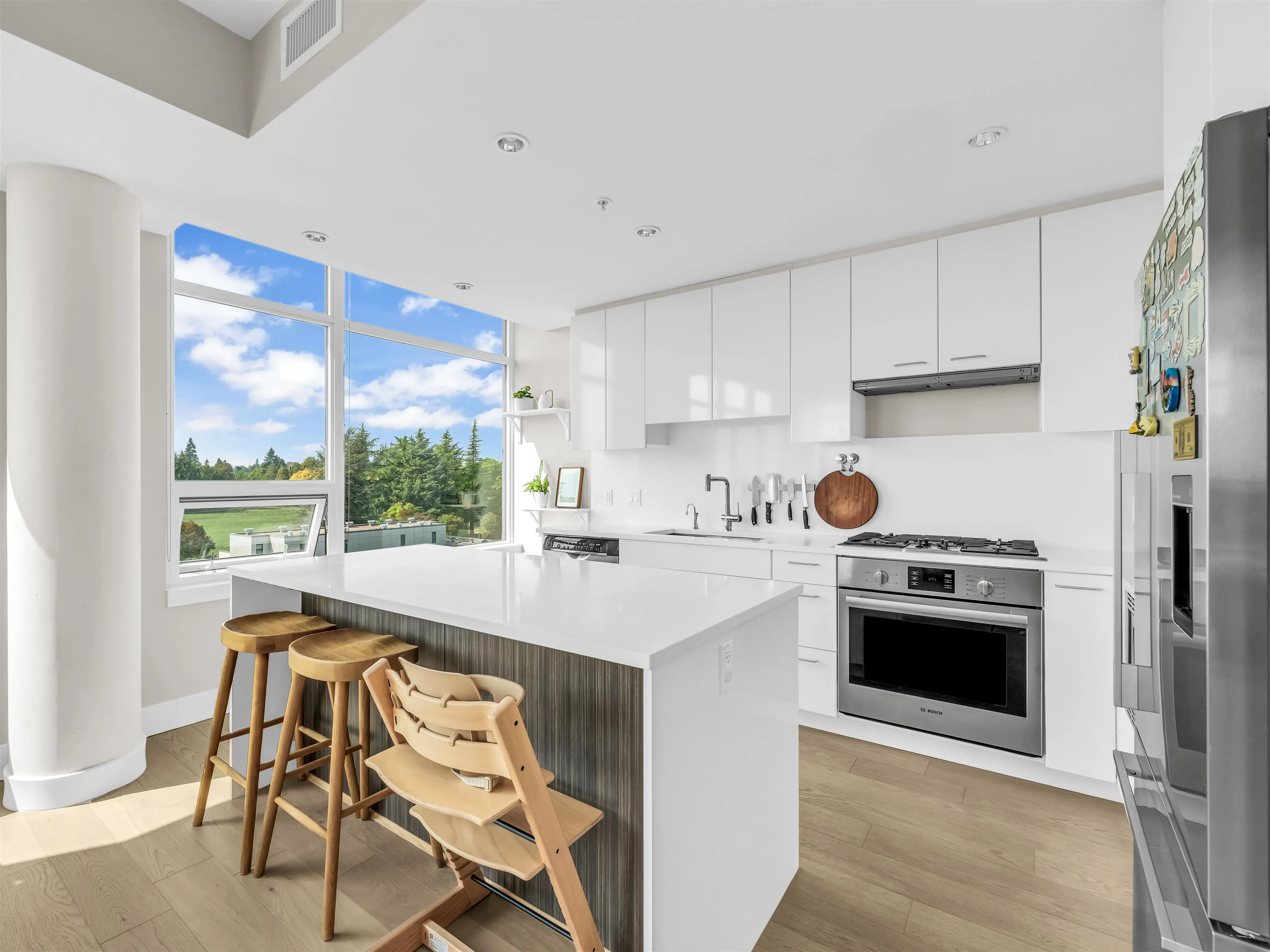 709 6383 Cambie Street