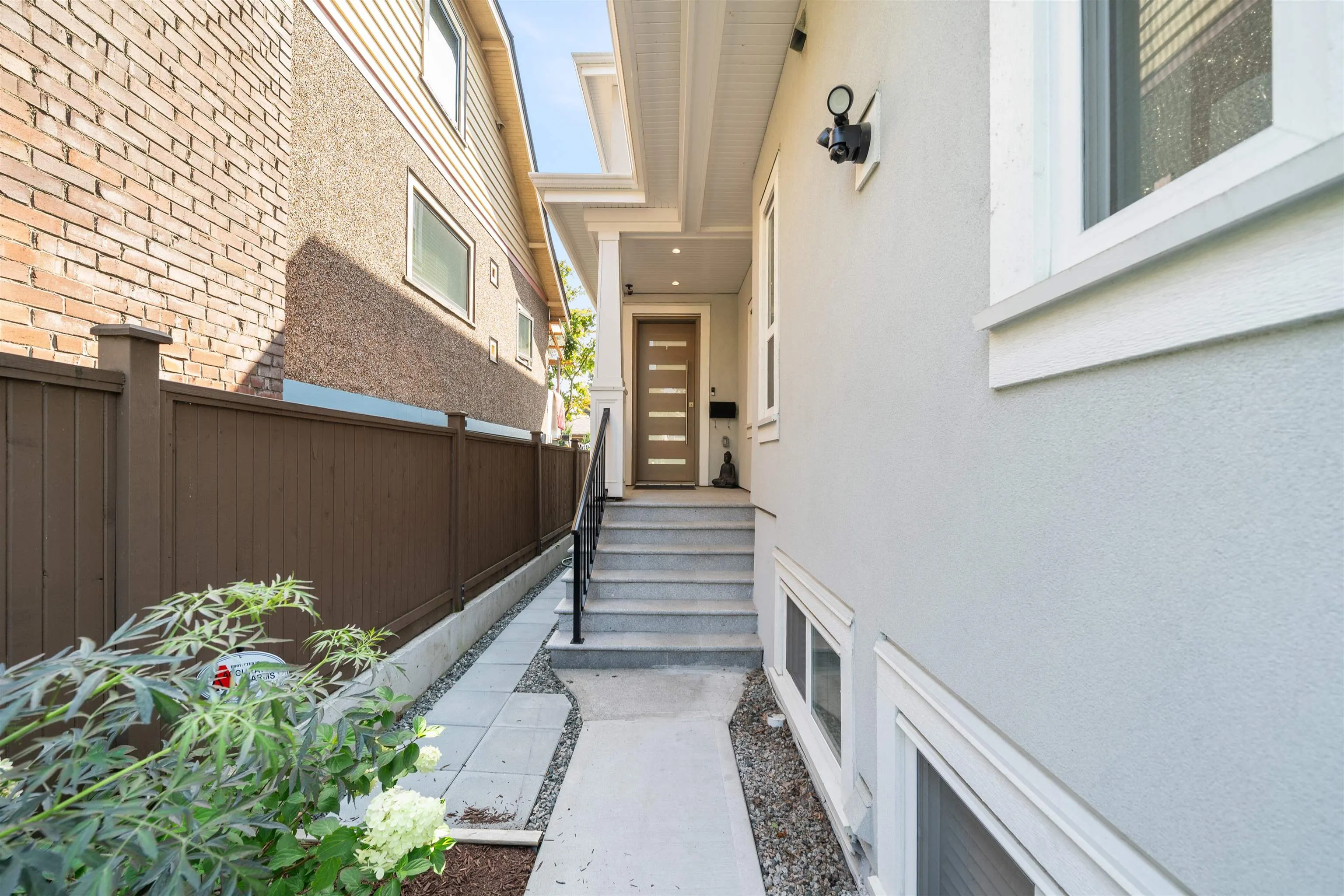 3448 Pandora Street