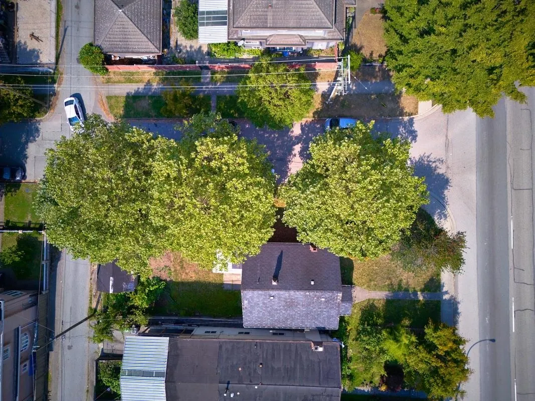 4307 Nanaimo Street