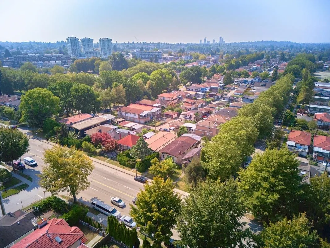 4307 Nanaimo Street