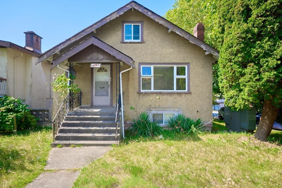 4307 Nanaimo Street