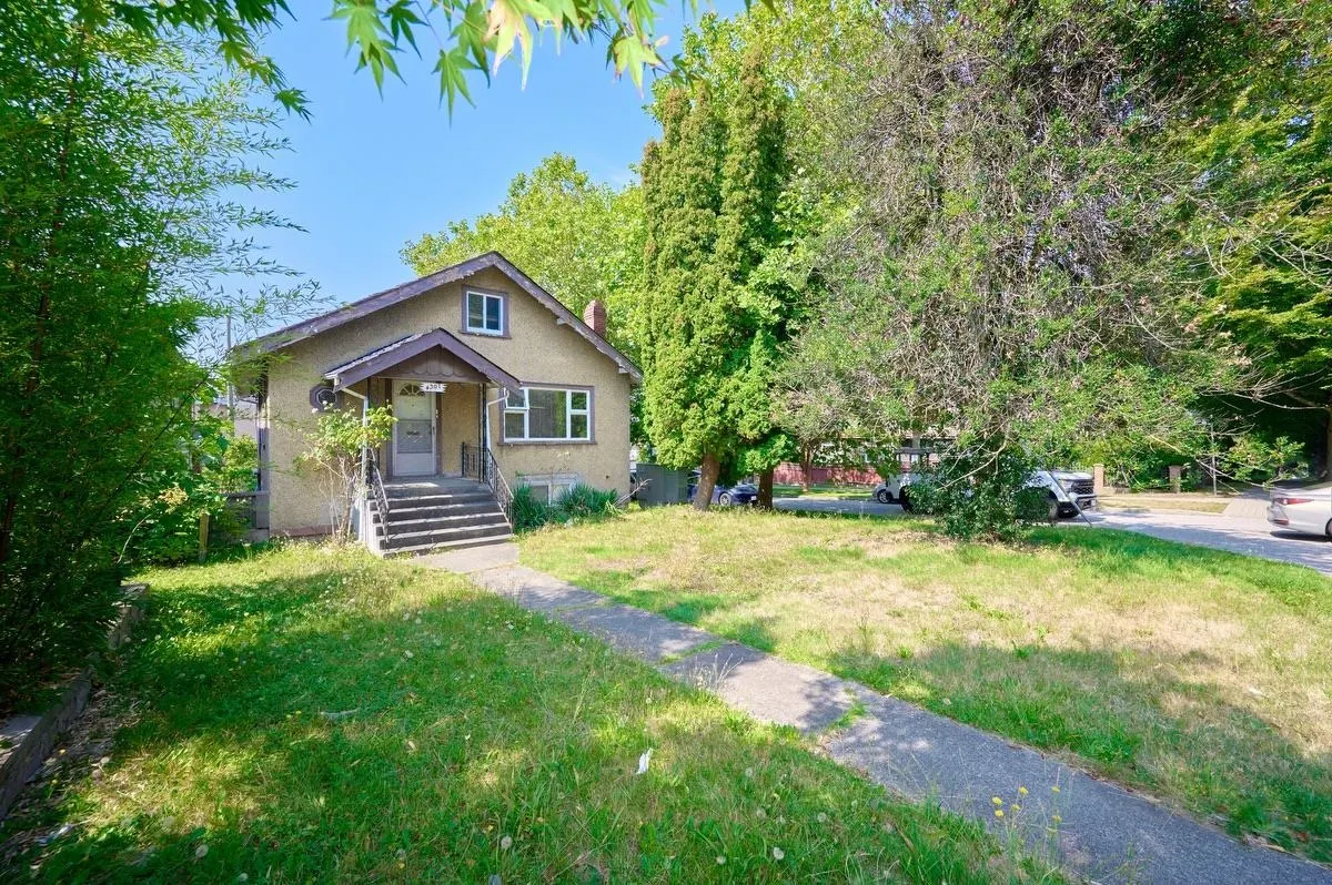 4307 Nanaimo Street