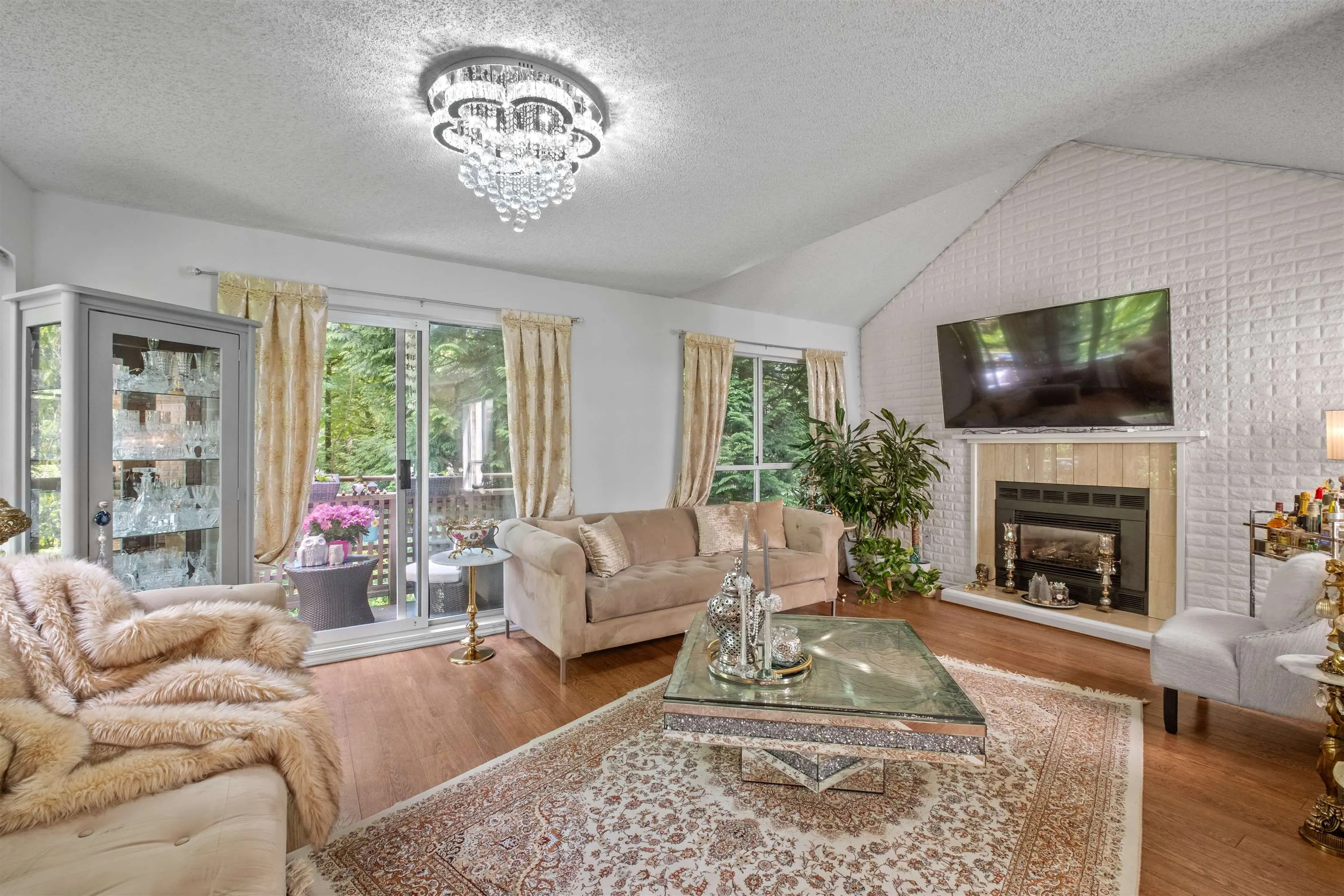 66 9000 Ash Grove Crescent