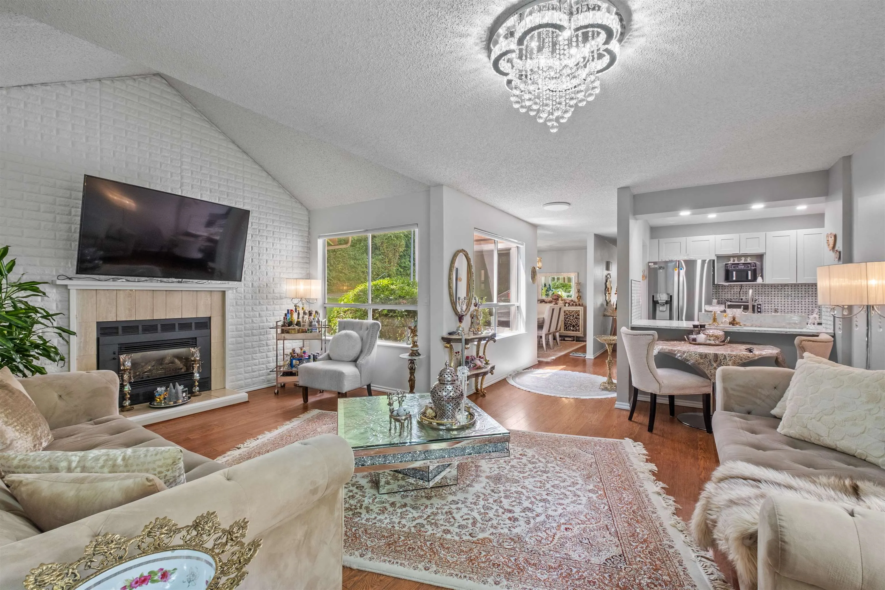 66 9000 Ash Grove Crescent