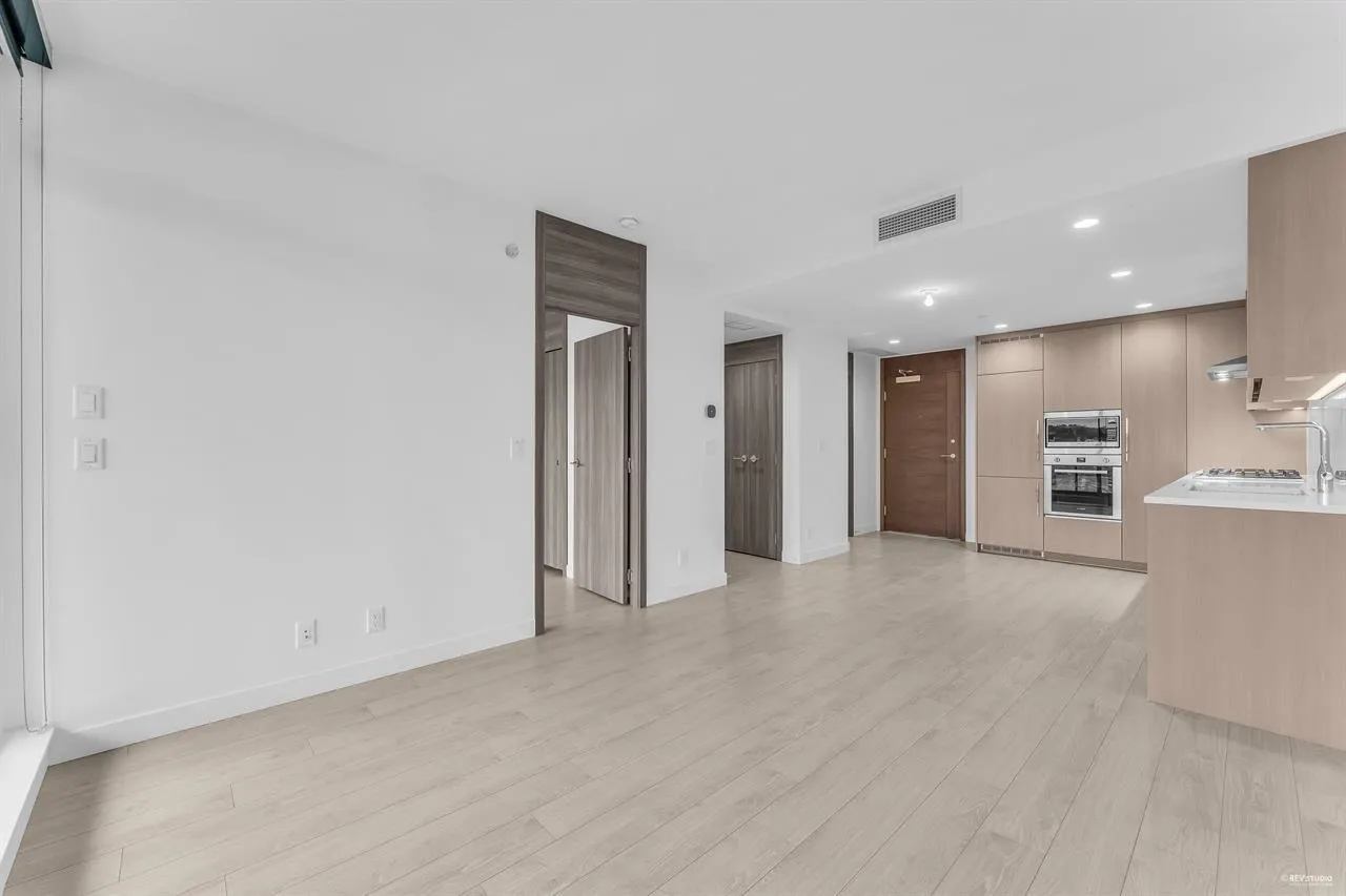 708 4880 Lougheed Highway