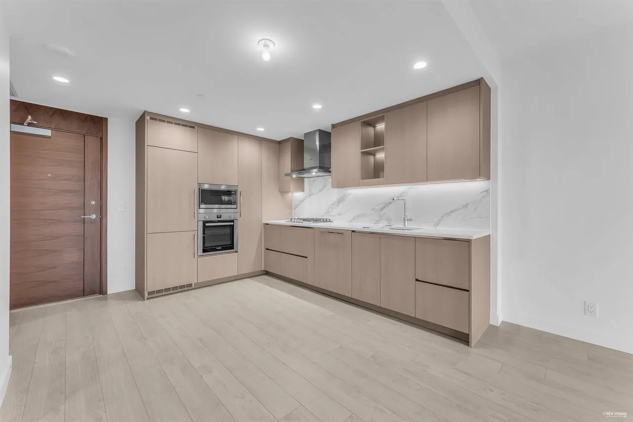 708 4880 Lougheed Highway