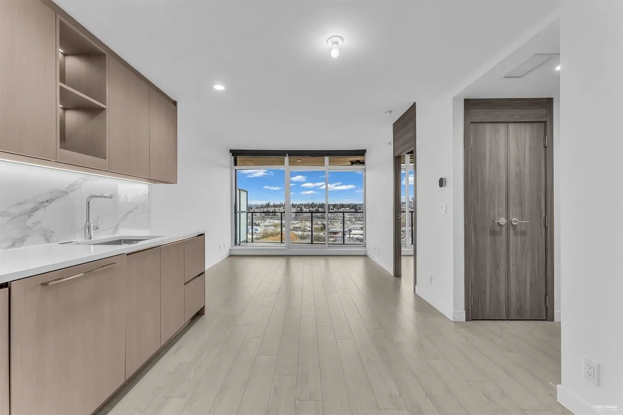 708 4880 Lougheed Highway