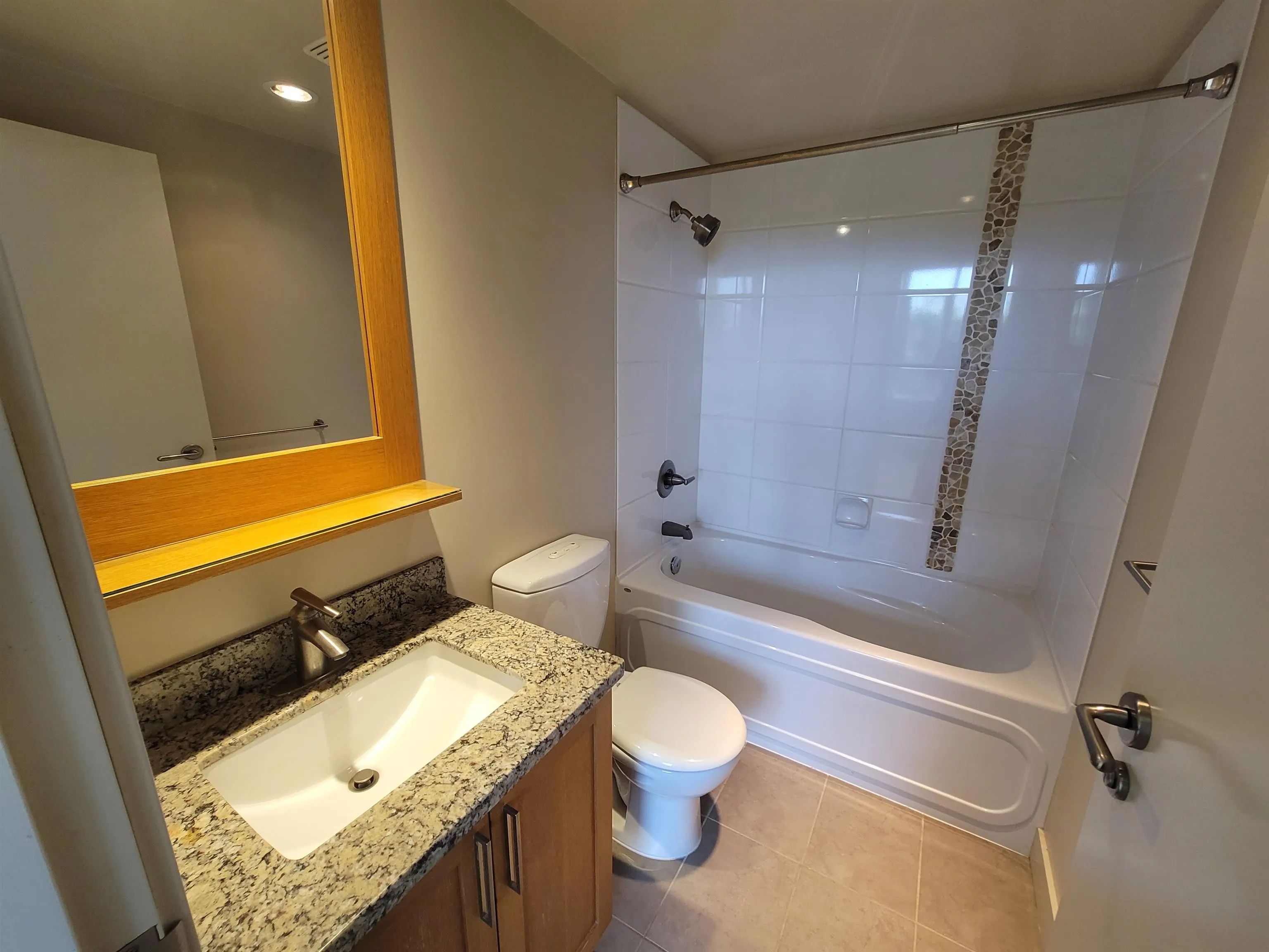 515 2268 W Broadway