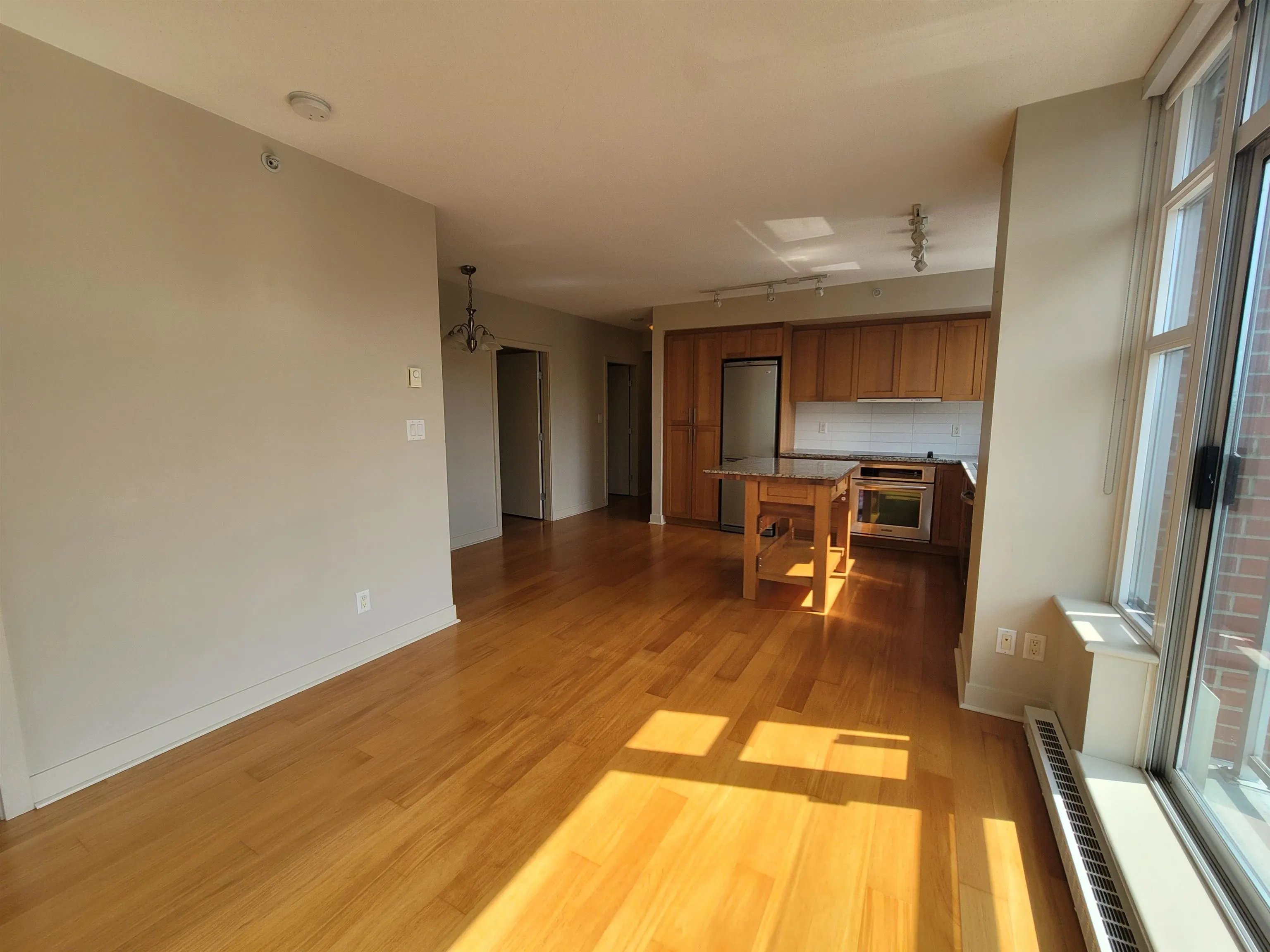 515 2268 W Broadway