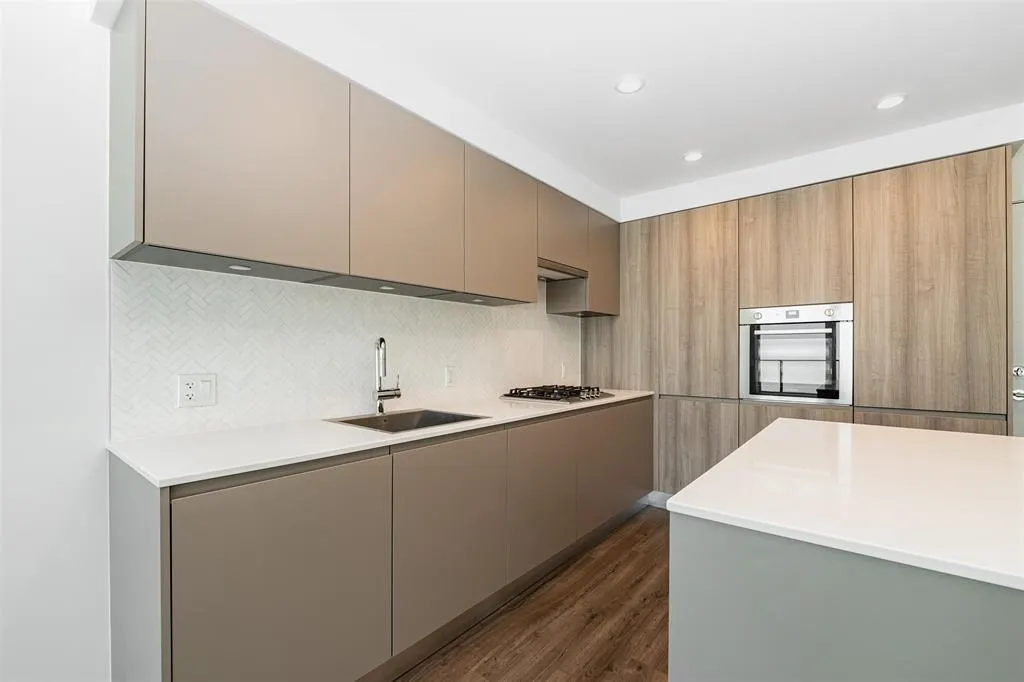 3903 3809 Evergreen Place