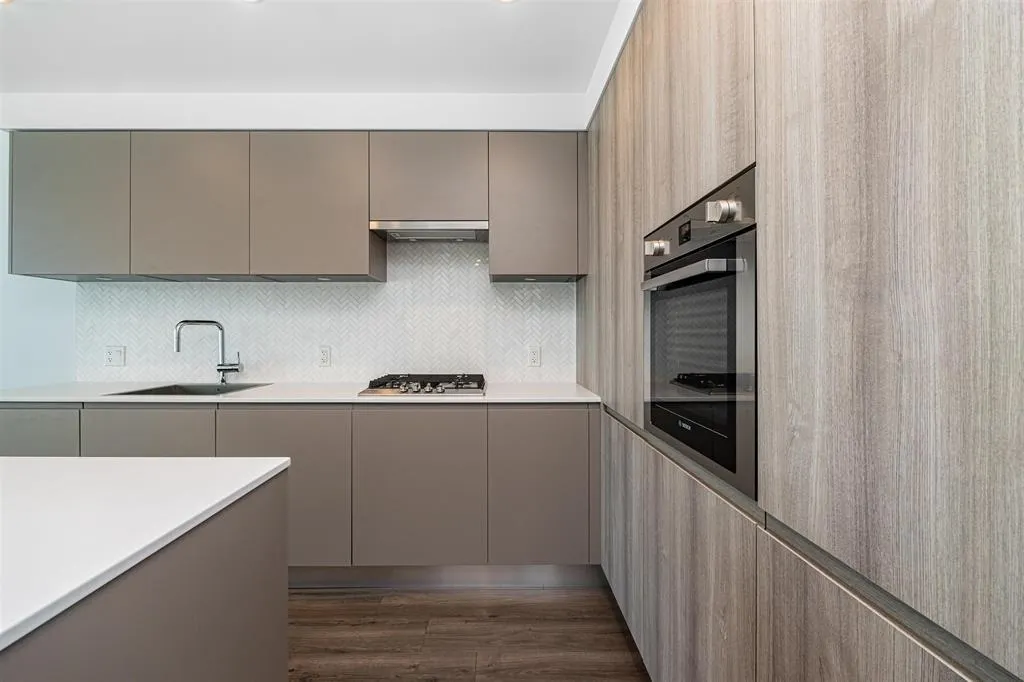 3903 3809 Evergreen Place