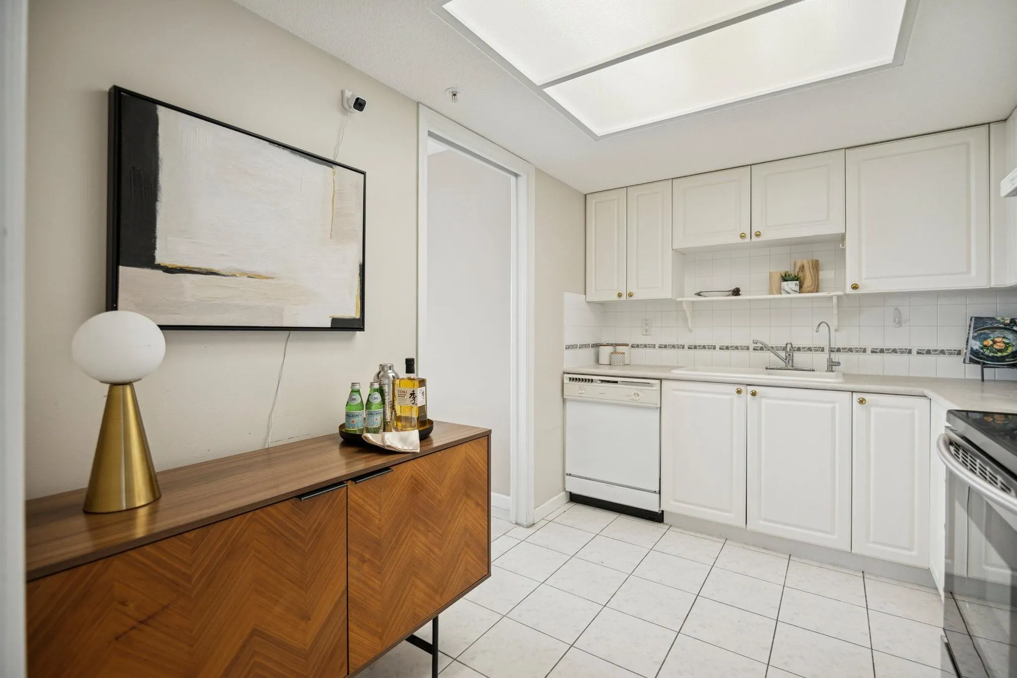 1605 6088 Minoru Boulevard