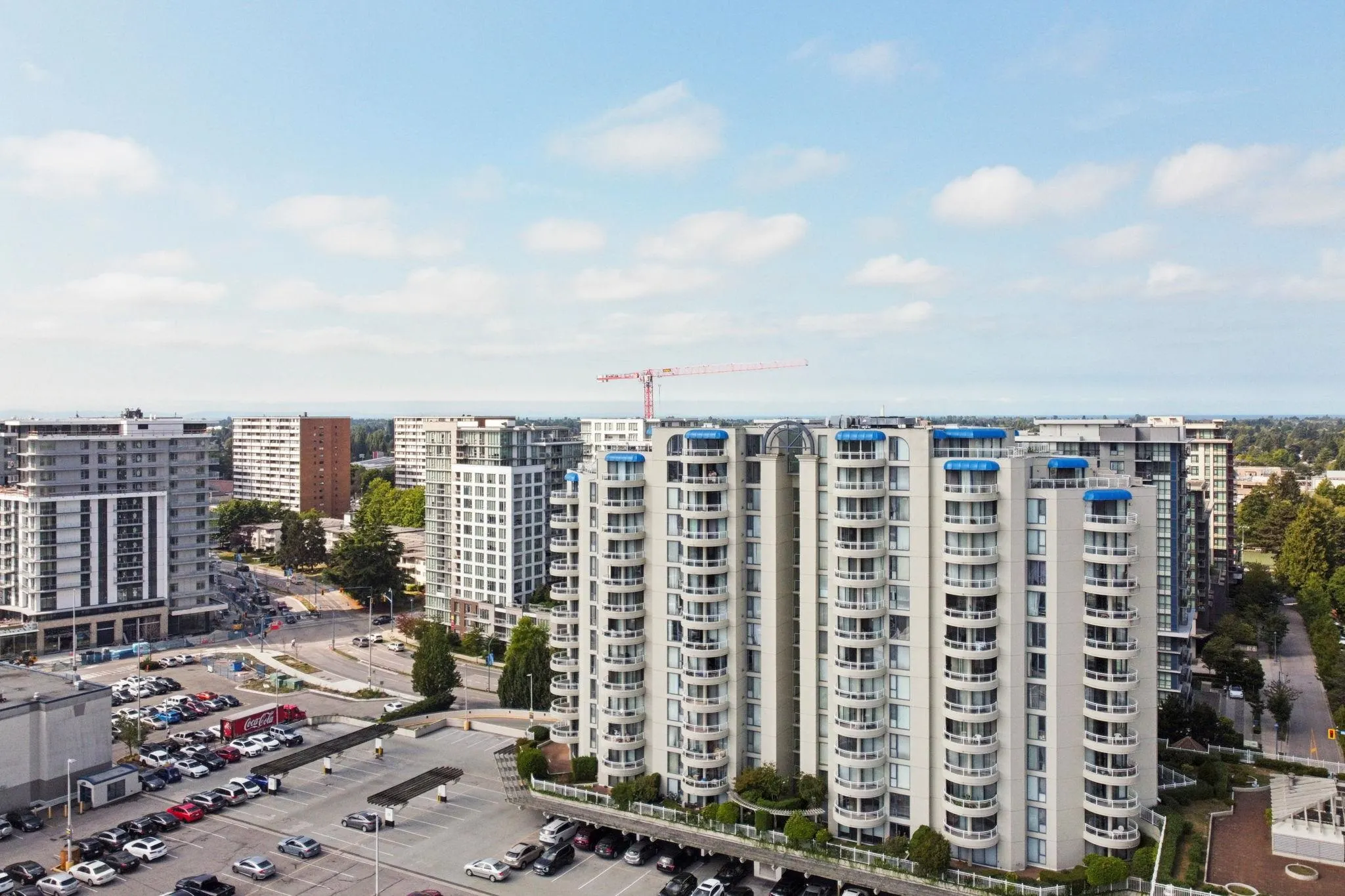 1605 6088 Minoru Boulevard