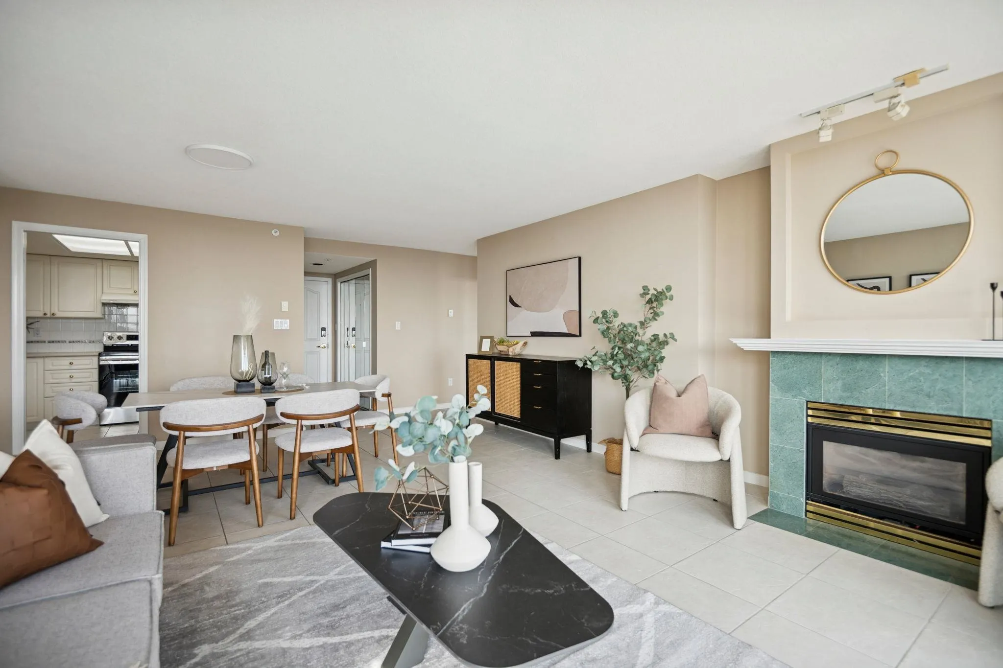 1605 6088 Minoru Boulevard