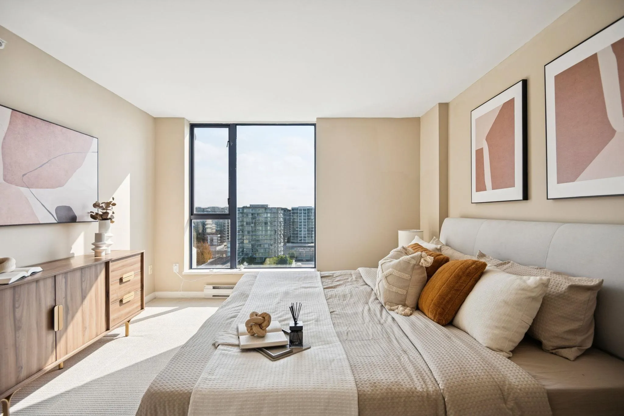 1605 6088 Minoru Boulevard