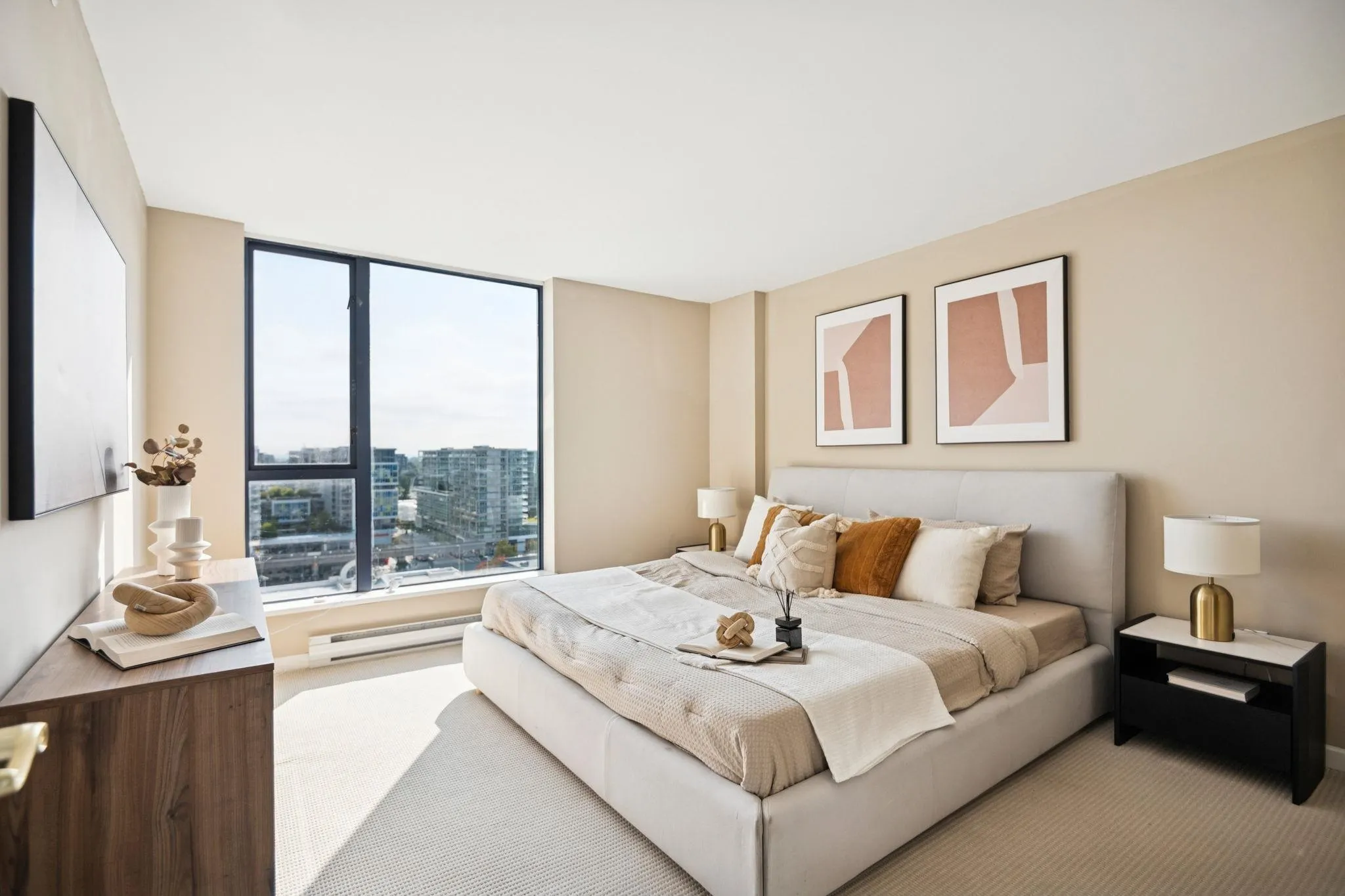 1605 6088 Minoru Boulevard