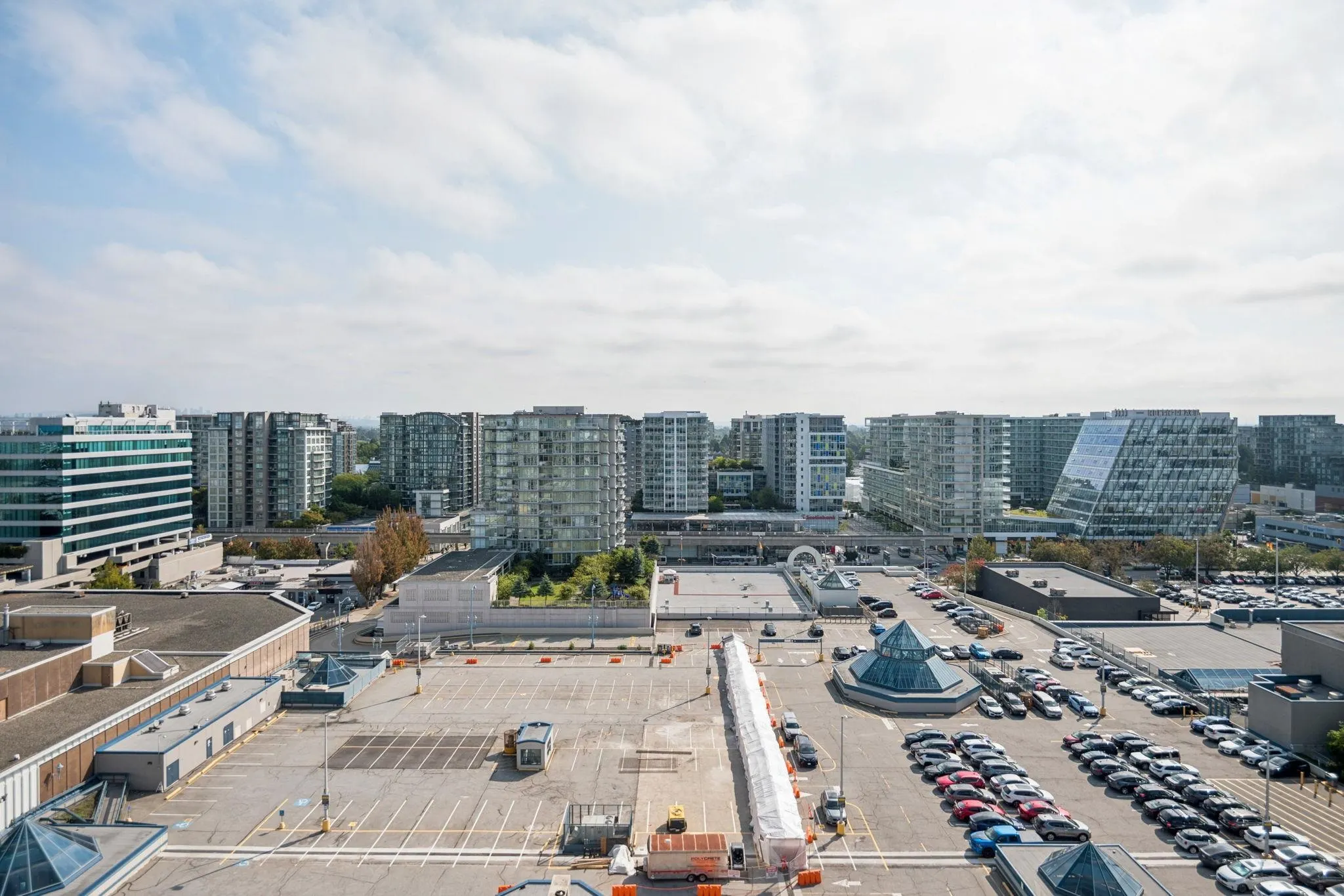 1605 6088 Minoru Boulevard