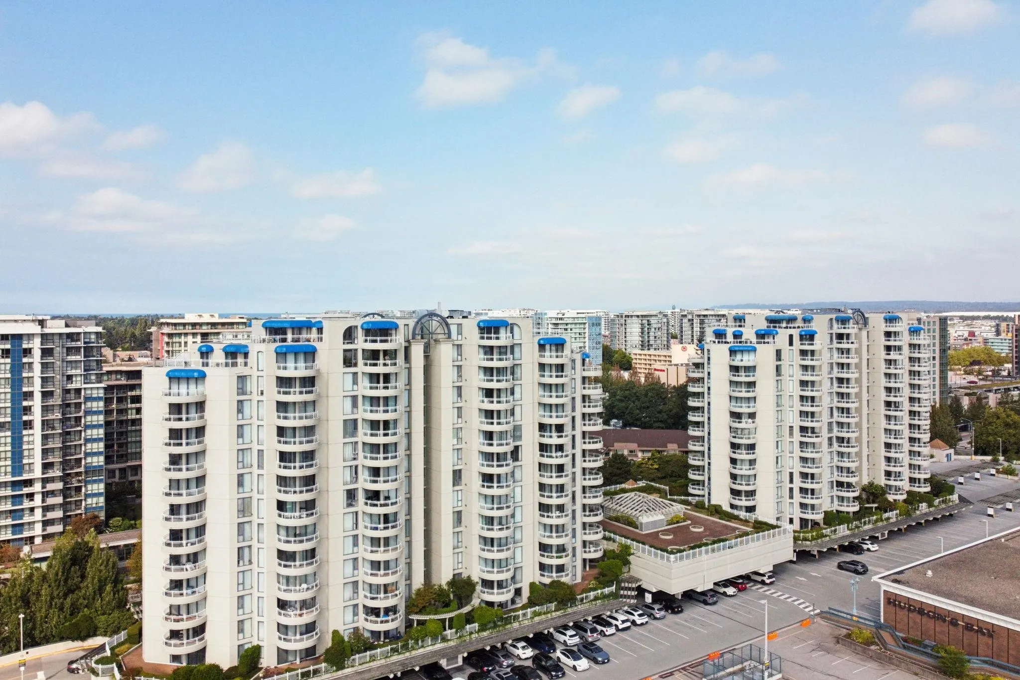 1605 6088 Minoru Boulevard