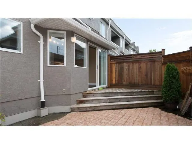 1 245 E 5th Street