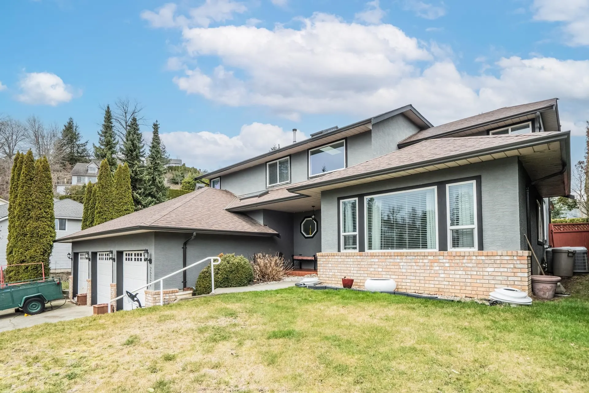 2237 Mountain Drive