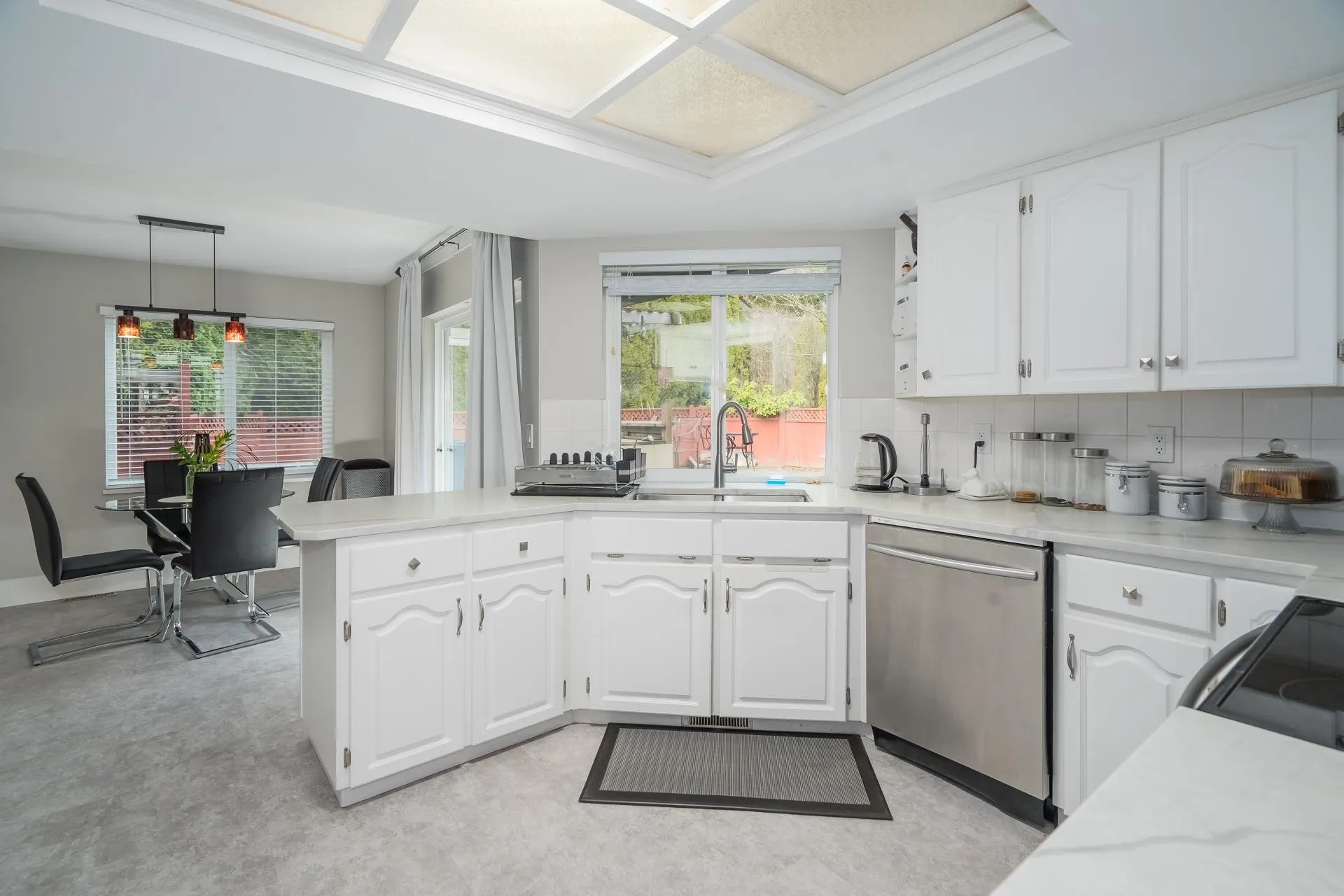 2237 Mountain Drive